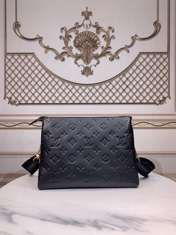 LOUIS VUITTON M21260 Coussin PM