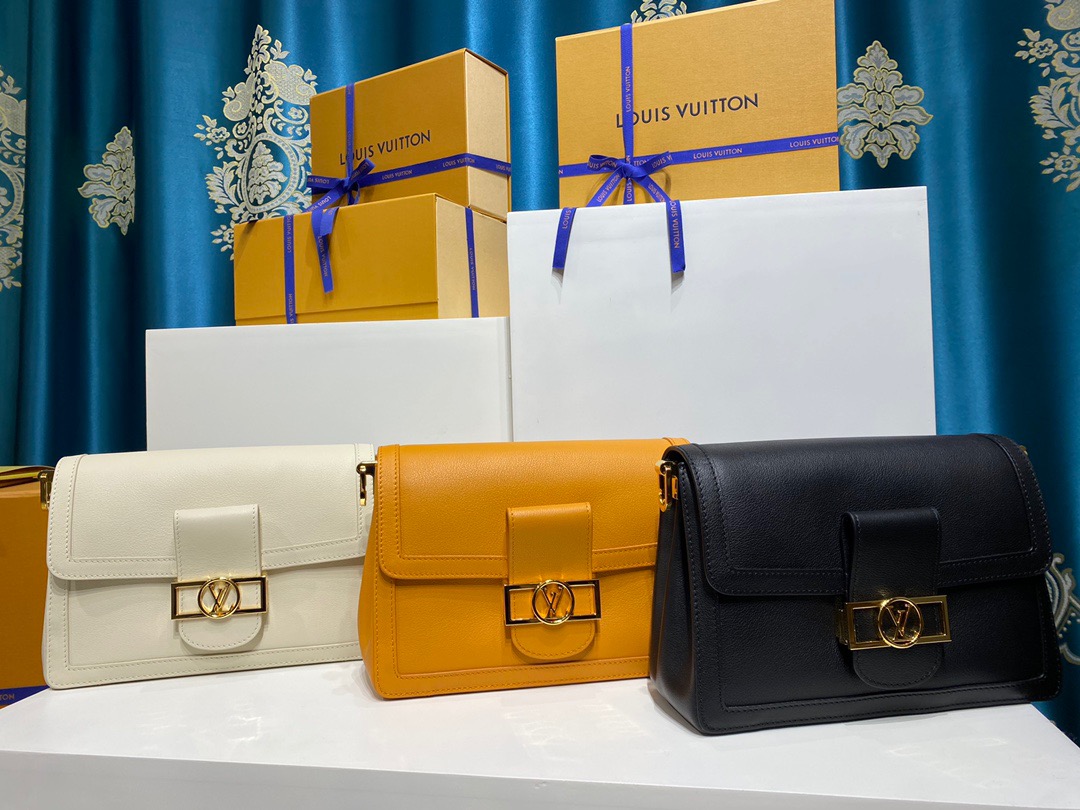 LOUIS VUITTON Dauphine Soft MM M25209