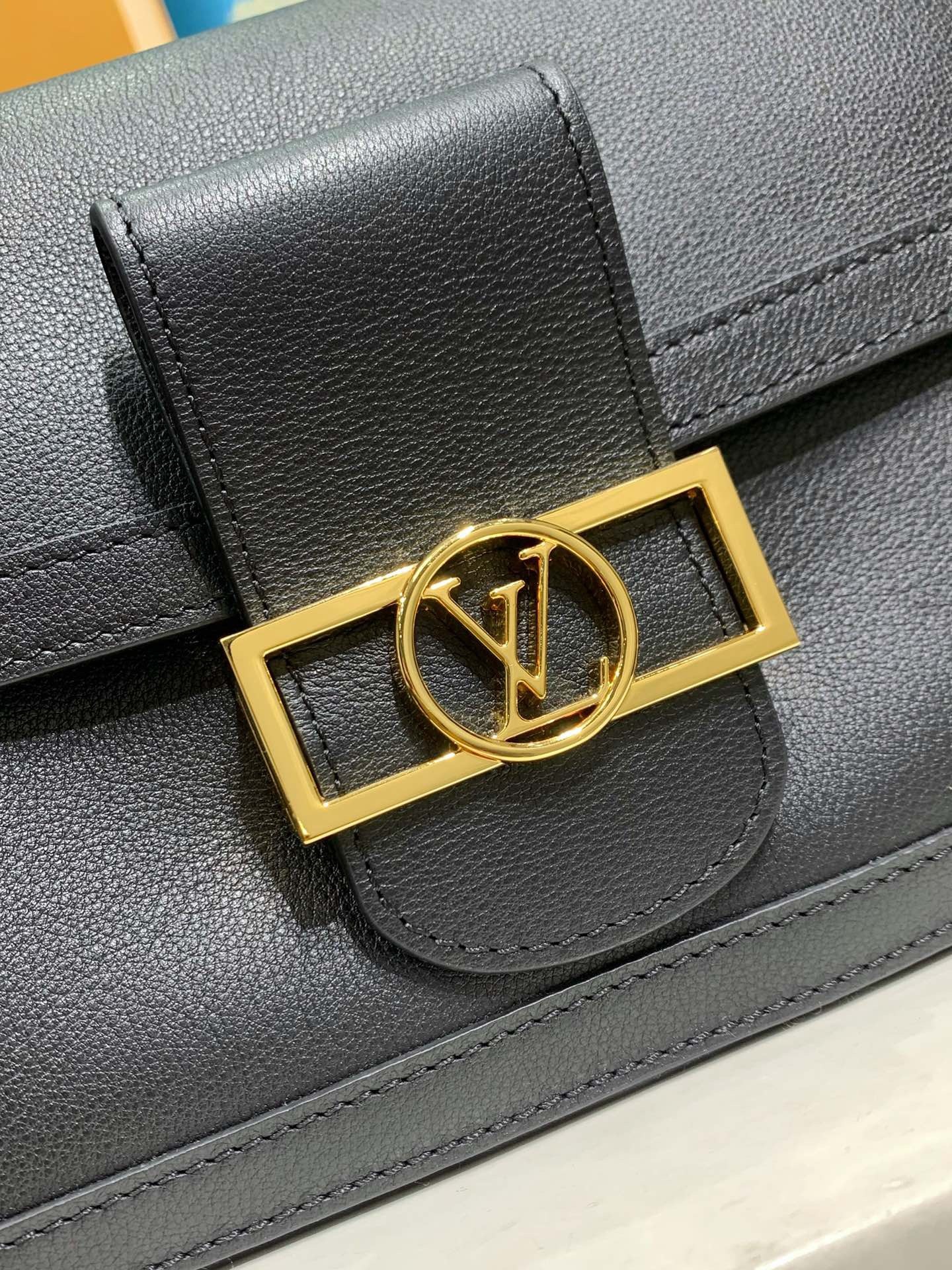 LOUIS VUITTON Dauphine Soft MM M25209