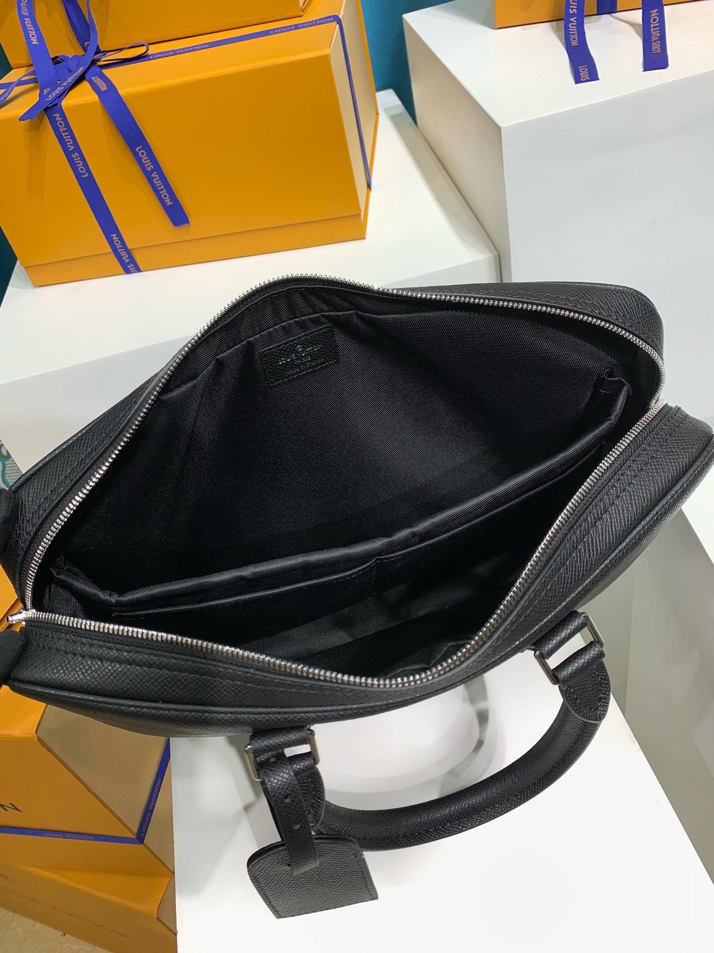 LOUIS VUITTON Porte-Documents Voyage PM M30925