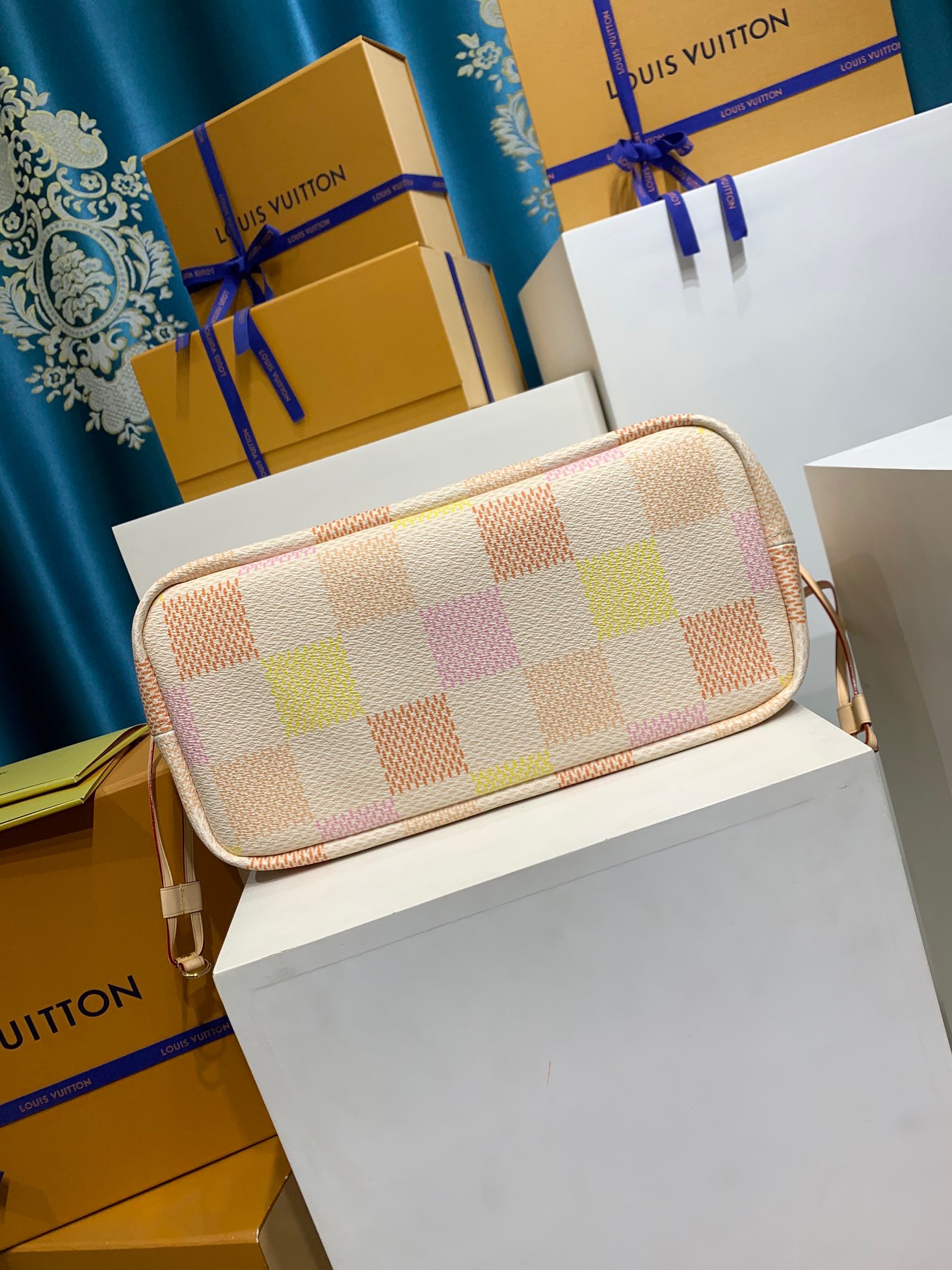 LOUIS VUITTON N40668 Neverfull MM Tote Bag