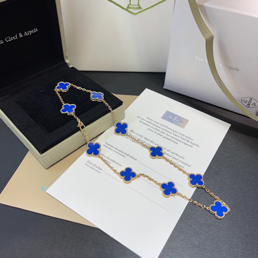 Van Cleef & Arpels Vintage Alhambra NECKLACES& PENDANTS