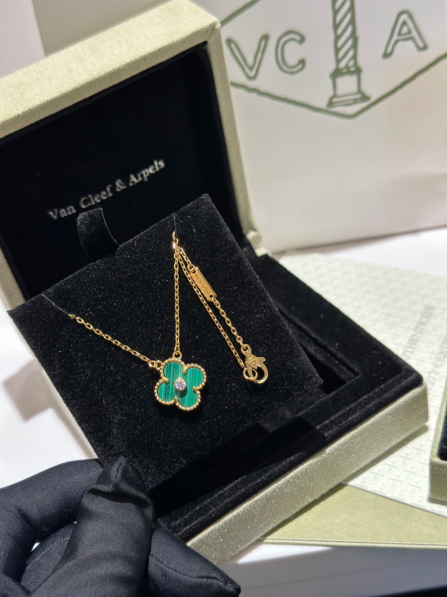 Van Cleef & Arpels Vintage Alhambra NECKLACES& PENDANTS
