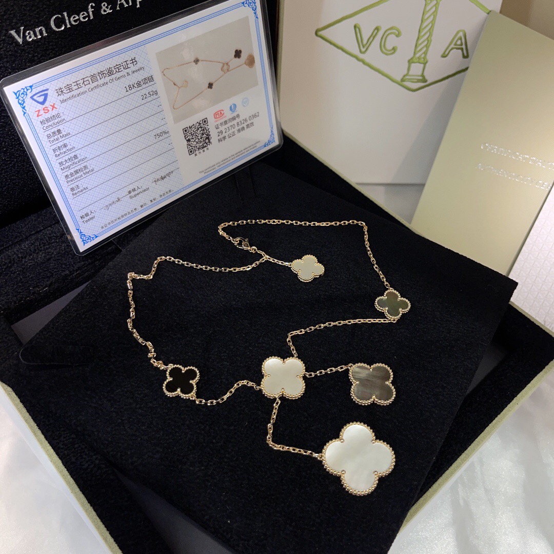 Van Cleef & Arpels Vintage Alhambra NECKLACES& PENDANTS