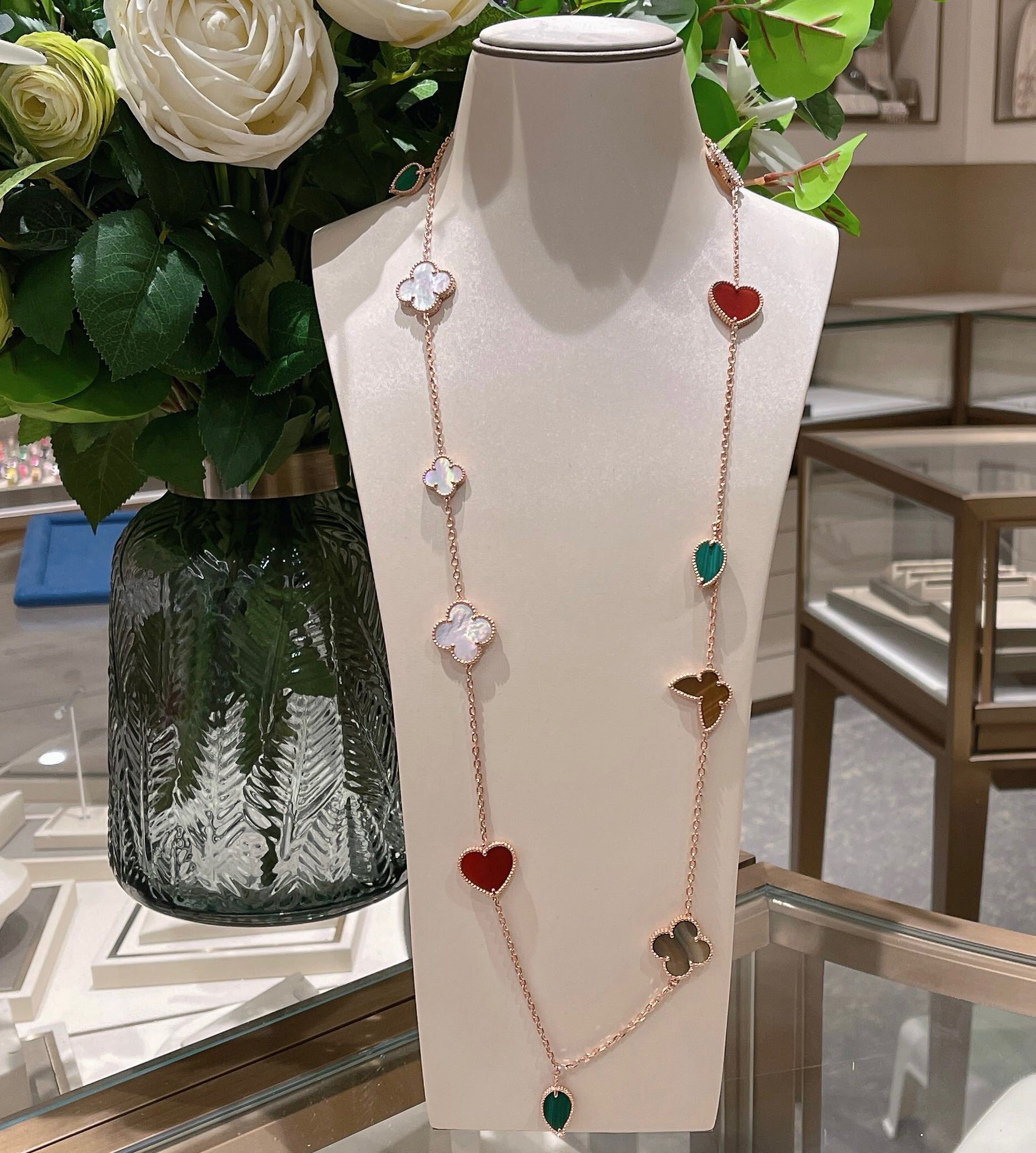 Van Cleef & Arpels Vintage Alhambra NECKLACES& PENDANTS