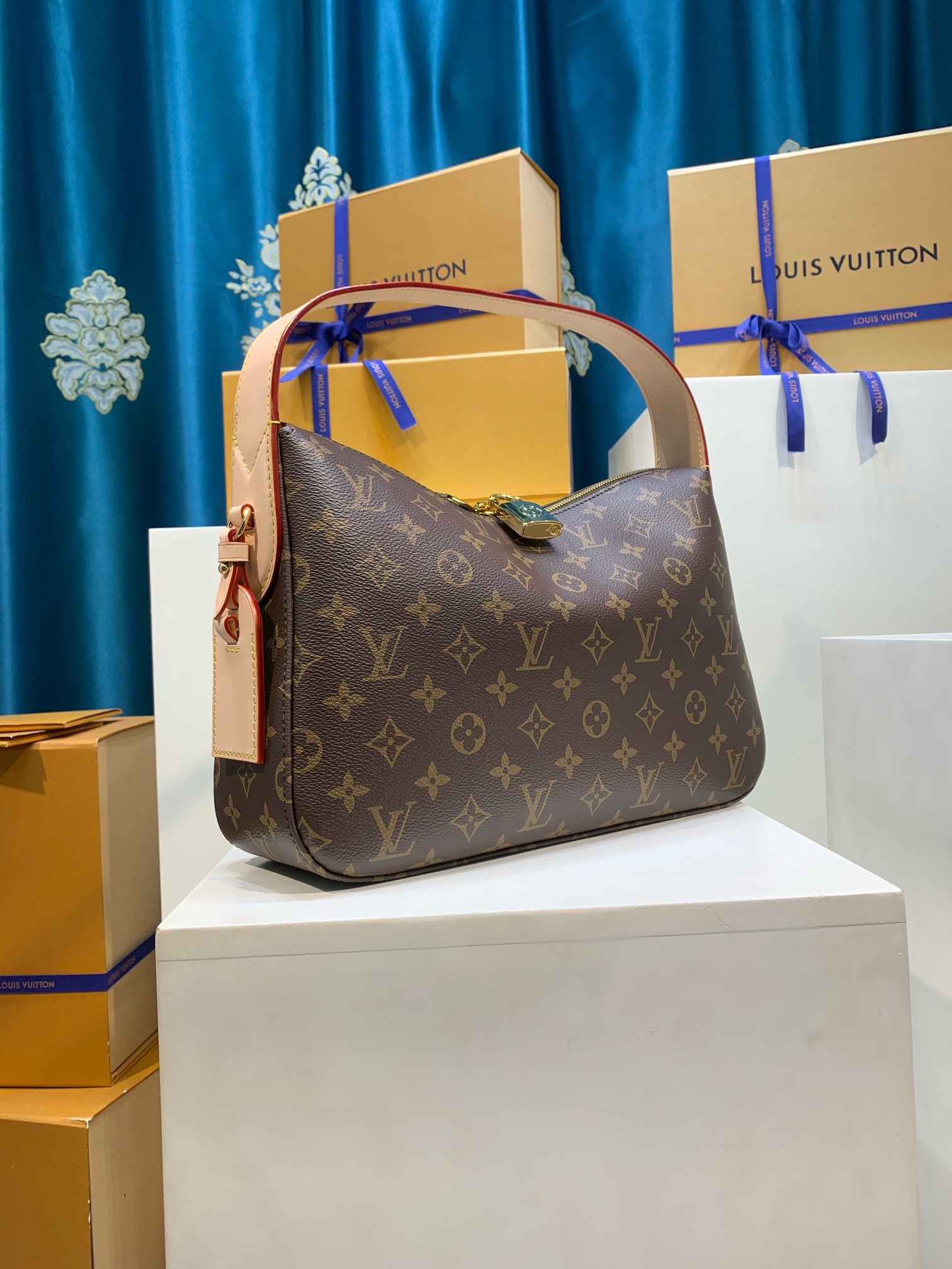LOUIS VUITTON Slouchy M11952 PM