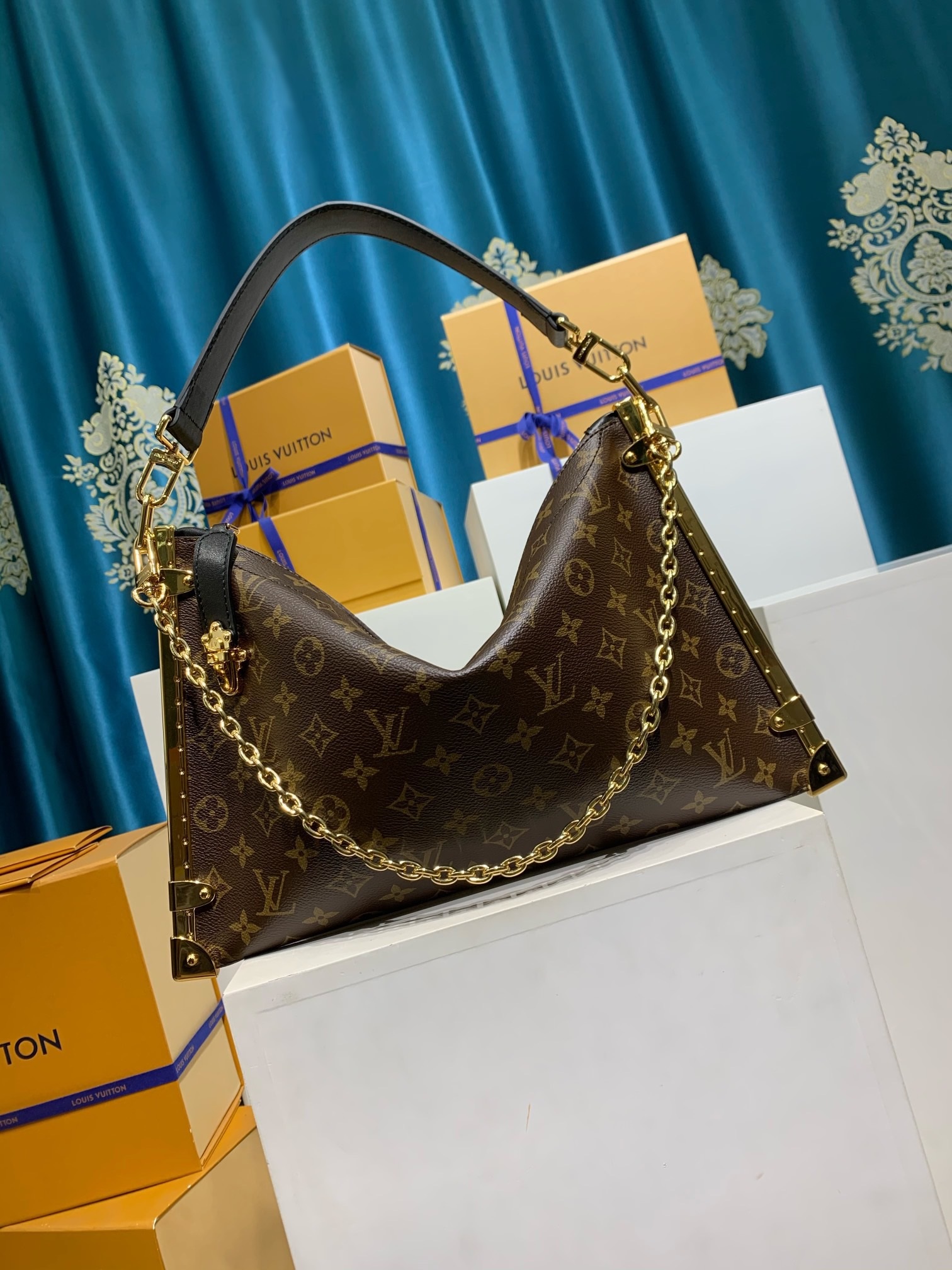 LOUIS VUITTON M12075 LUCKY TRUNK