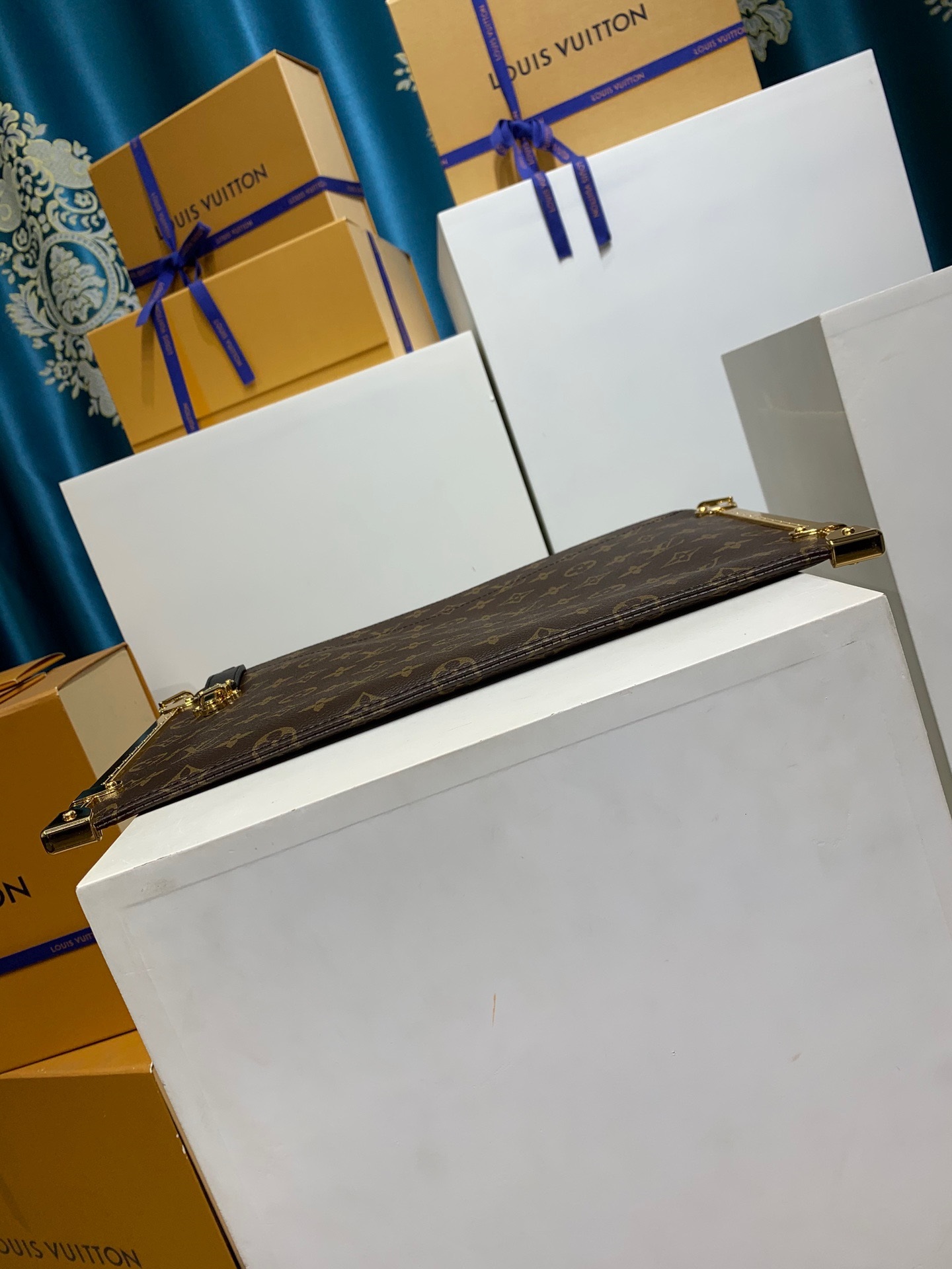LOUIS VUITTON M12075 LUCKY TRUNK