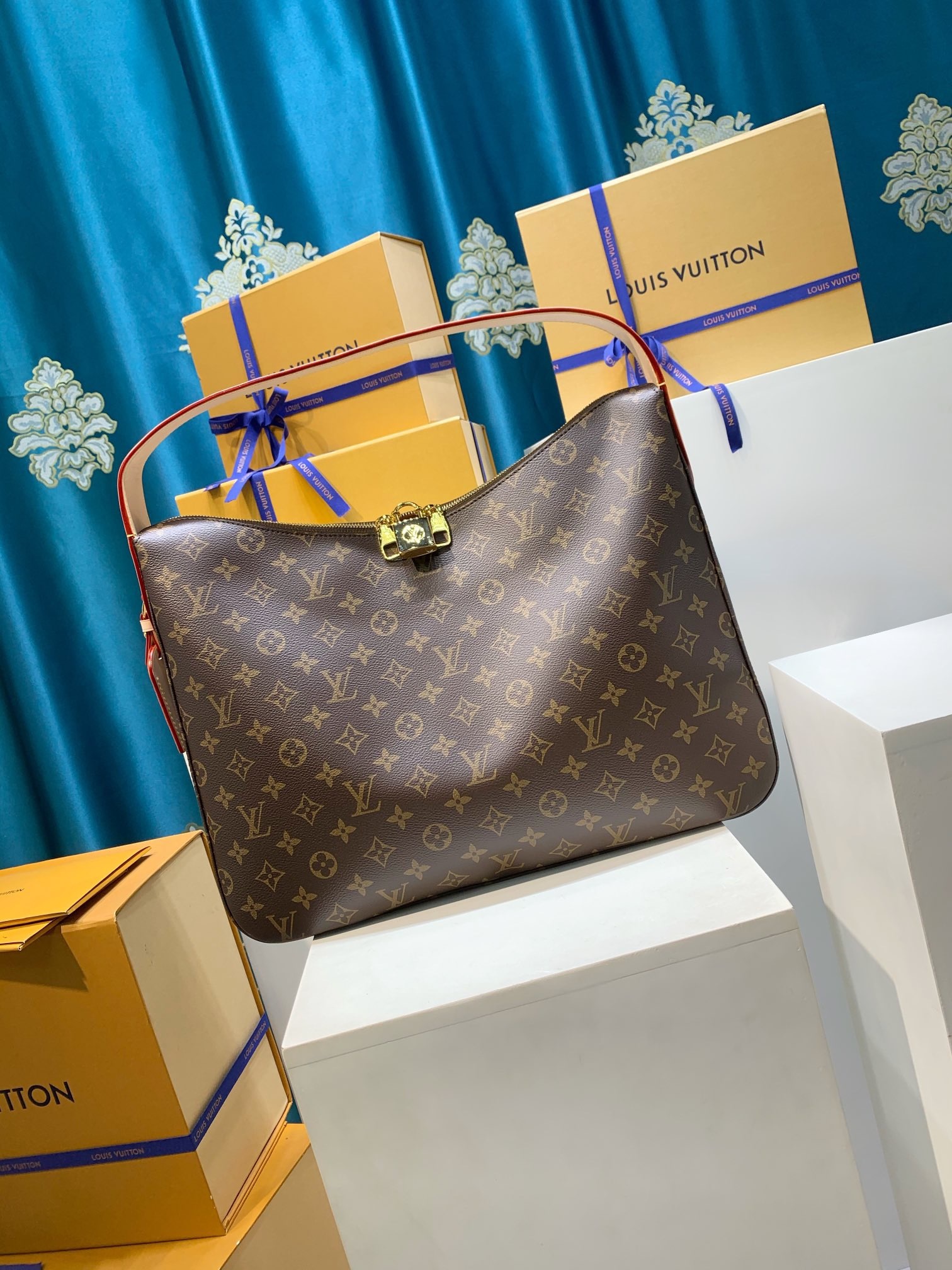 LOUIS VUITTON M12098 Slouchy MM