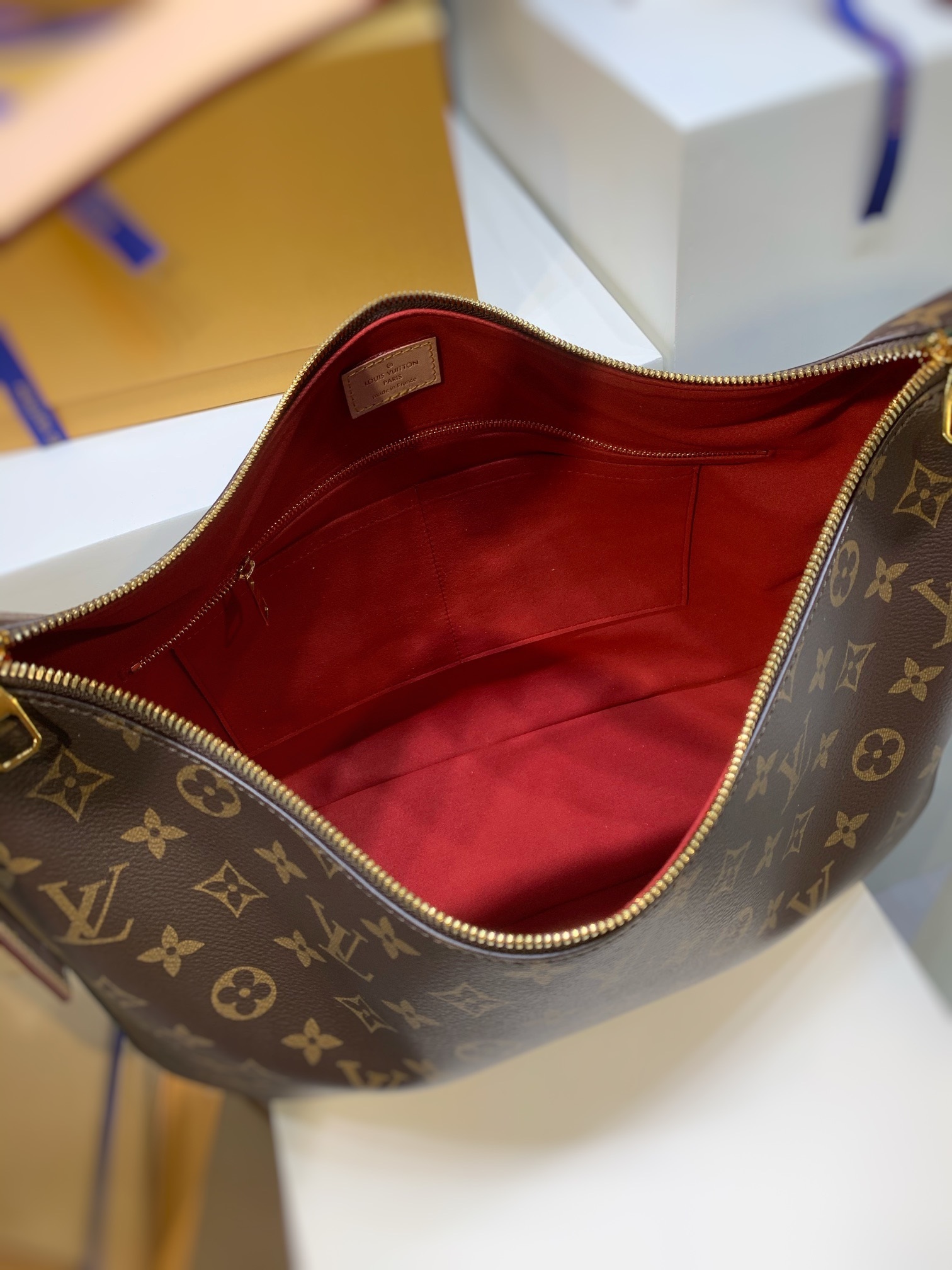 LOUIS VUITTON M12098 Slouchy MM