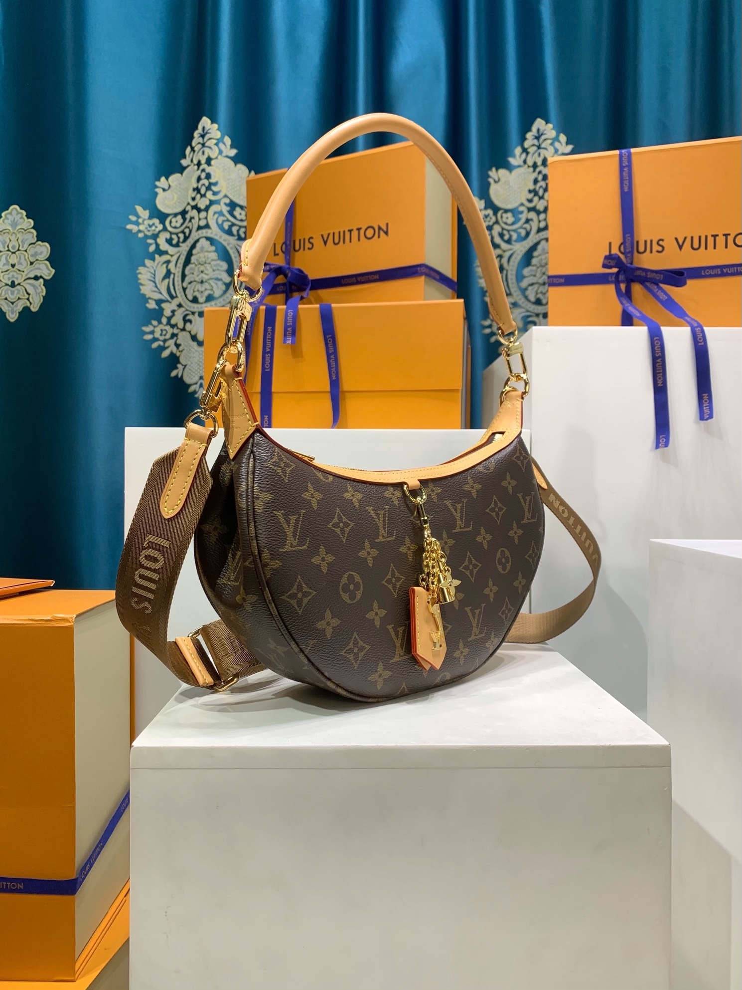 LOUIS VUITTON M12939 Looping