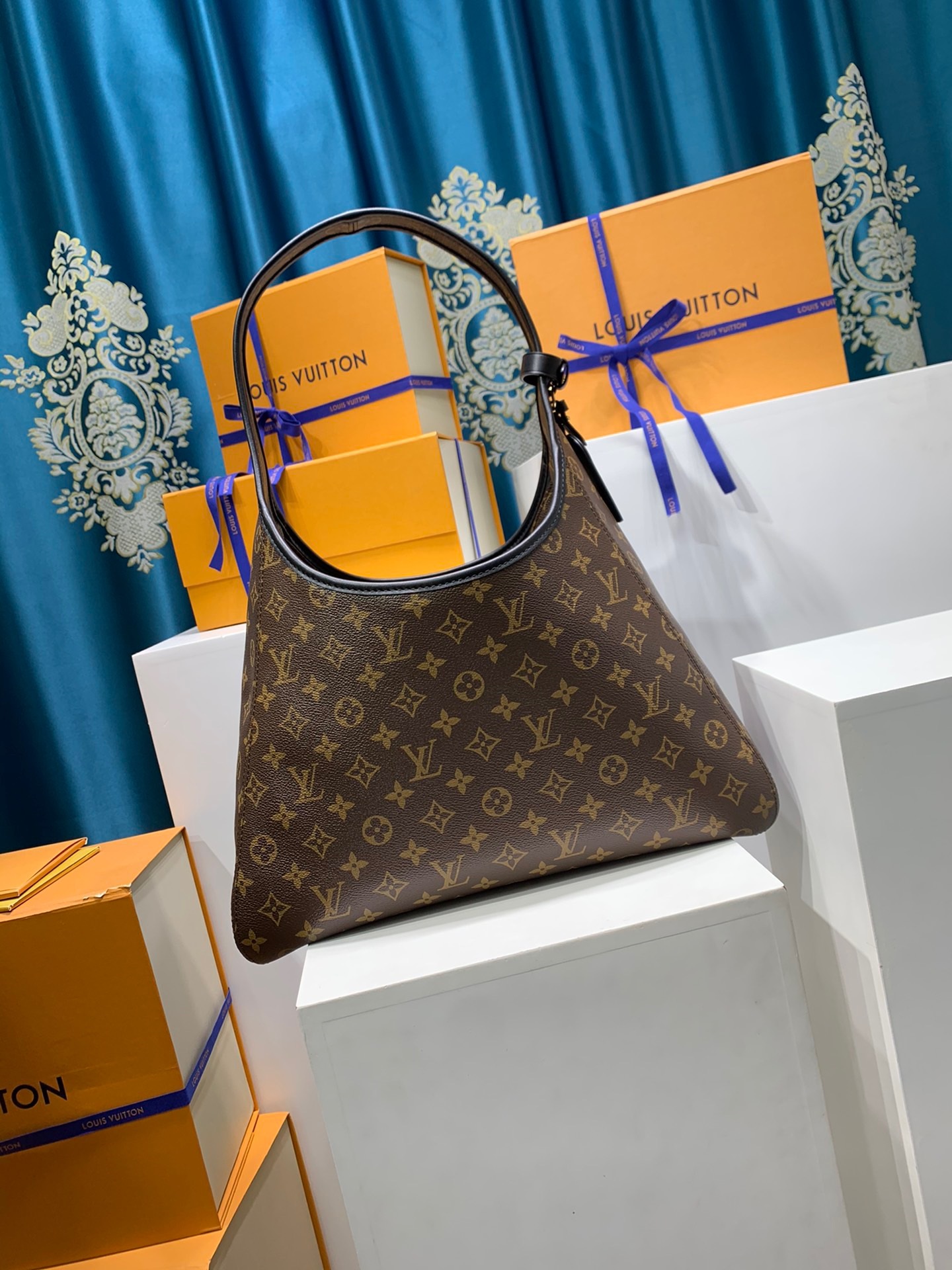 LOUIS VUITTON M12941 The Drop GM