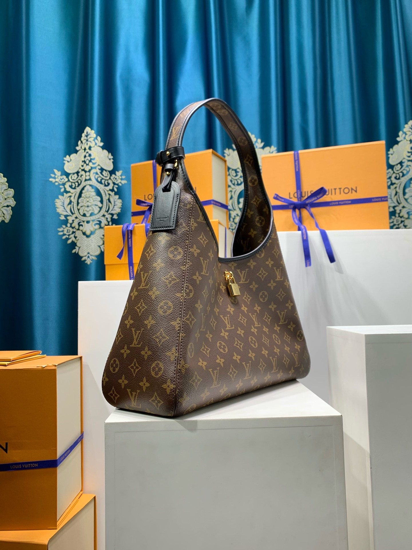 LOUIS VUITTON M12941 The Drop GM