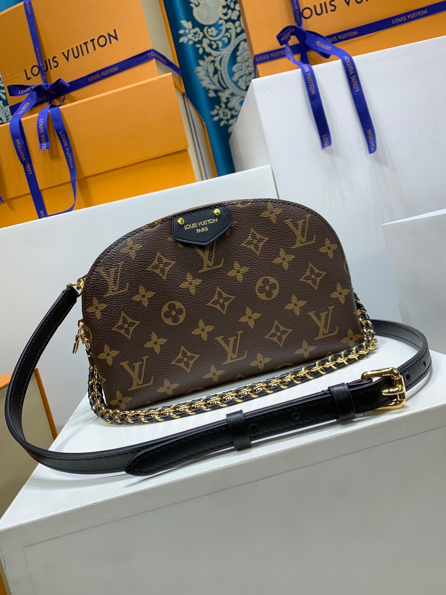 LOUIS VUITTON M12996 BE ALMA