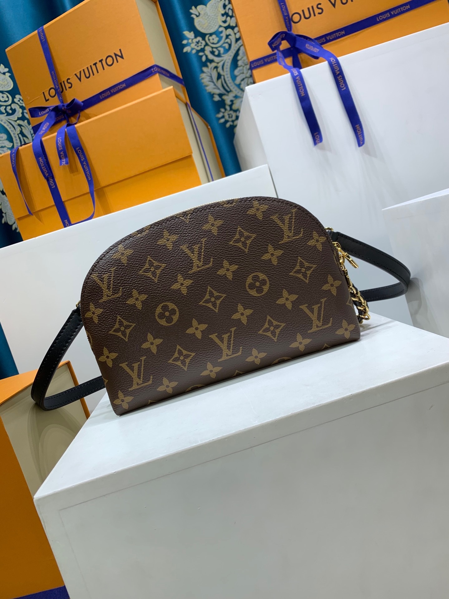 LOUIS VUITTON M12996 BE ALMA