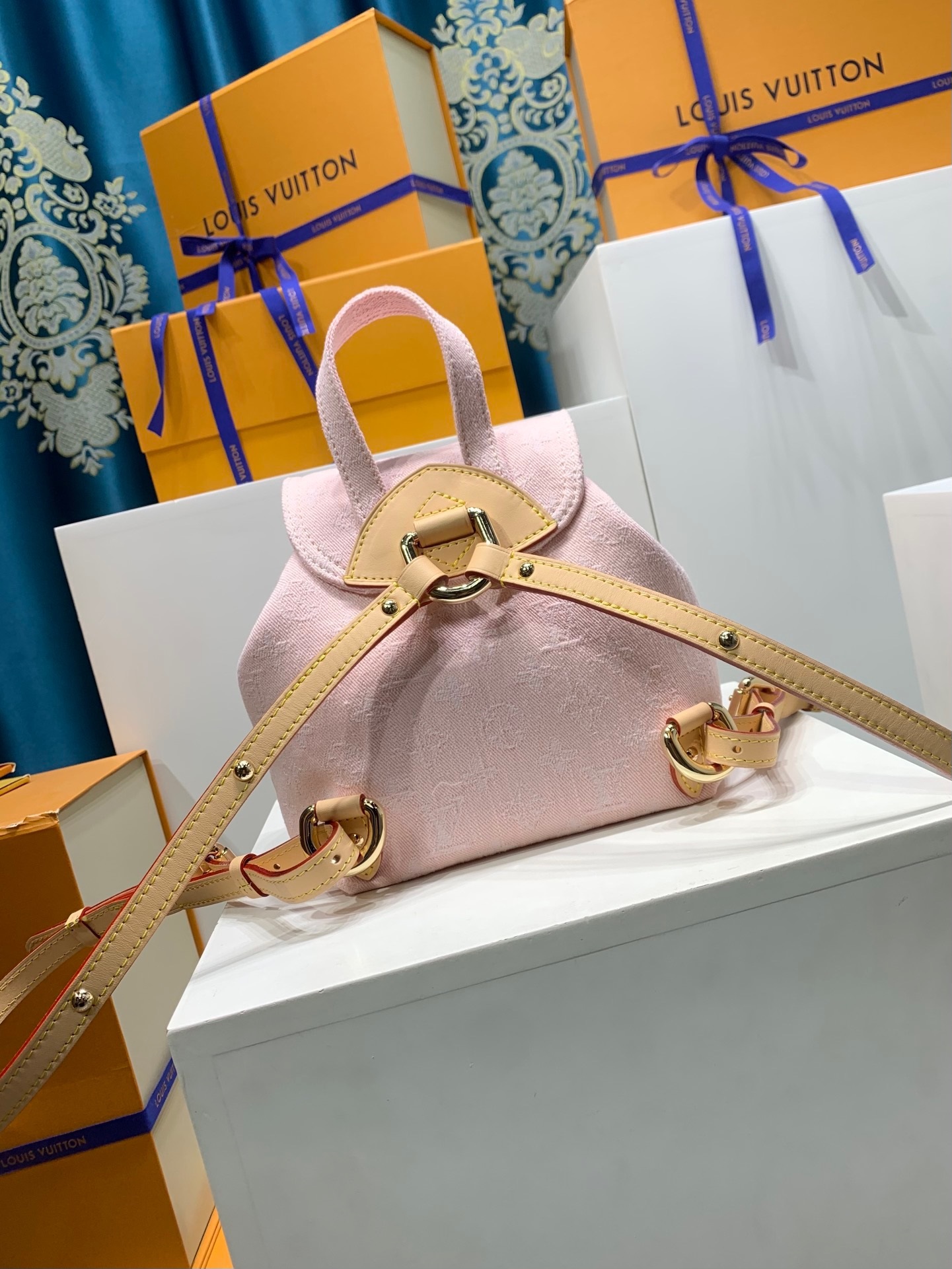LOUIS VUITTON M13031 Venice Backpack