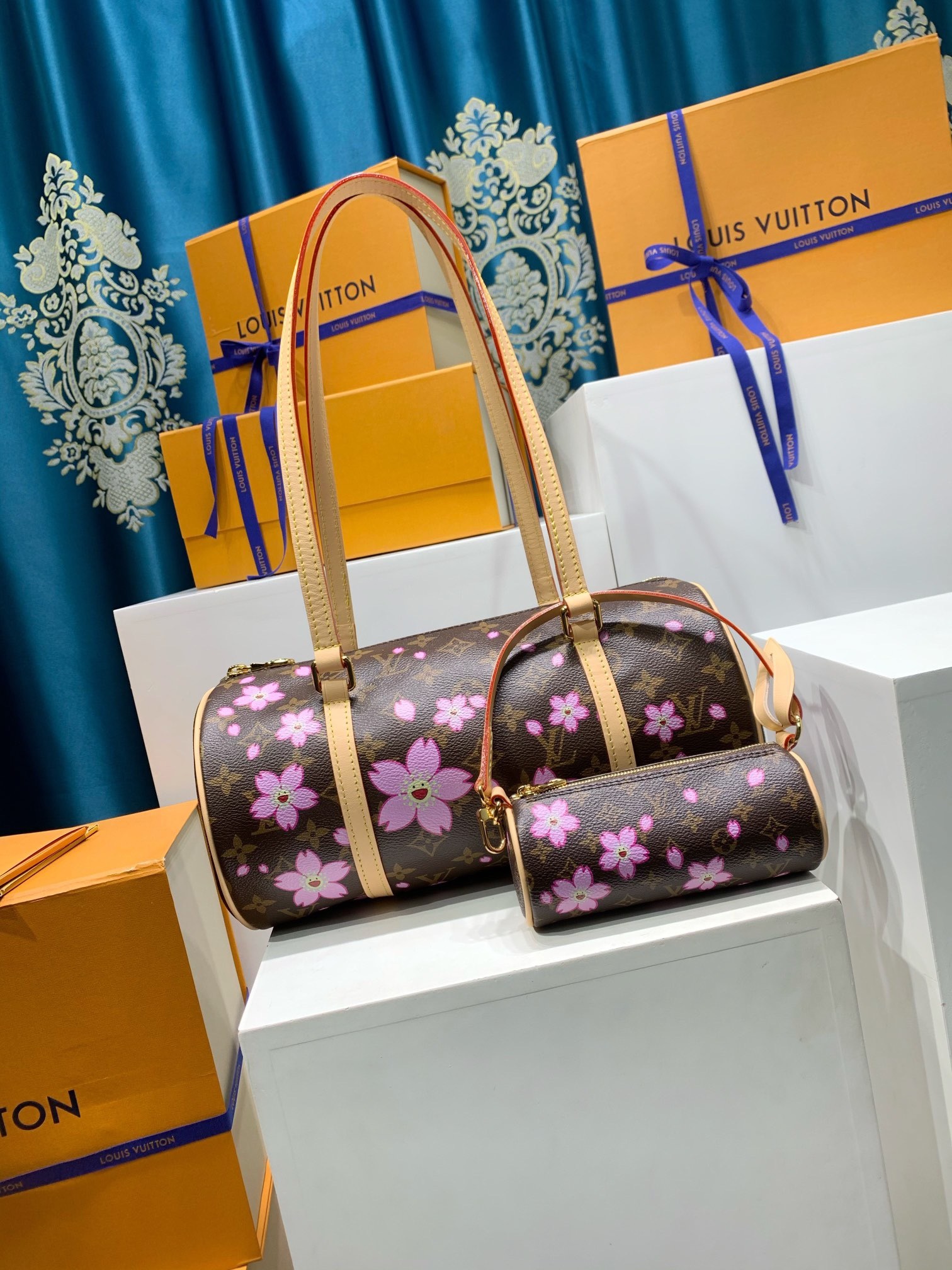 LOUIS VUITTON M13097 Papillon
