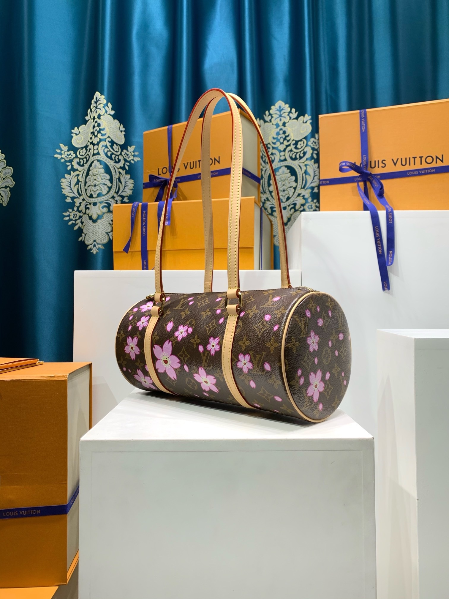 LOUIS VUITTON M13097 Papillon