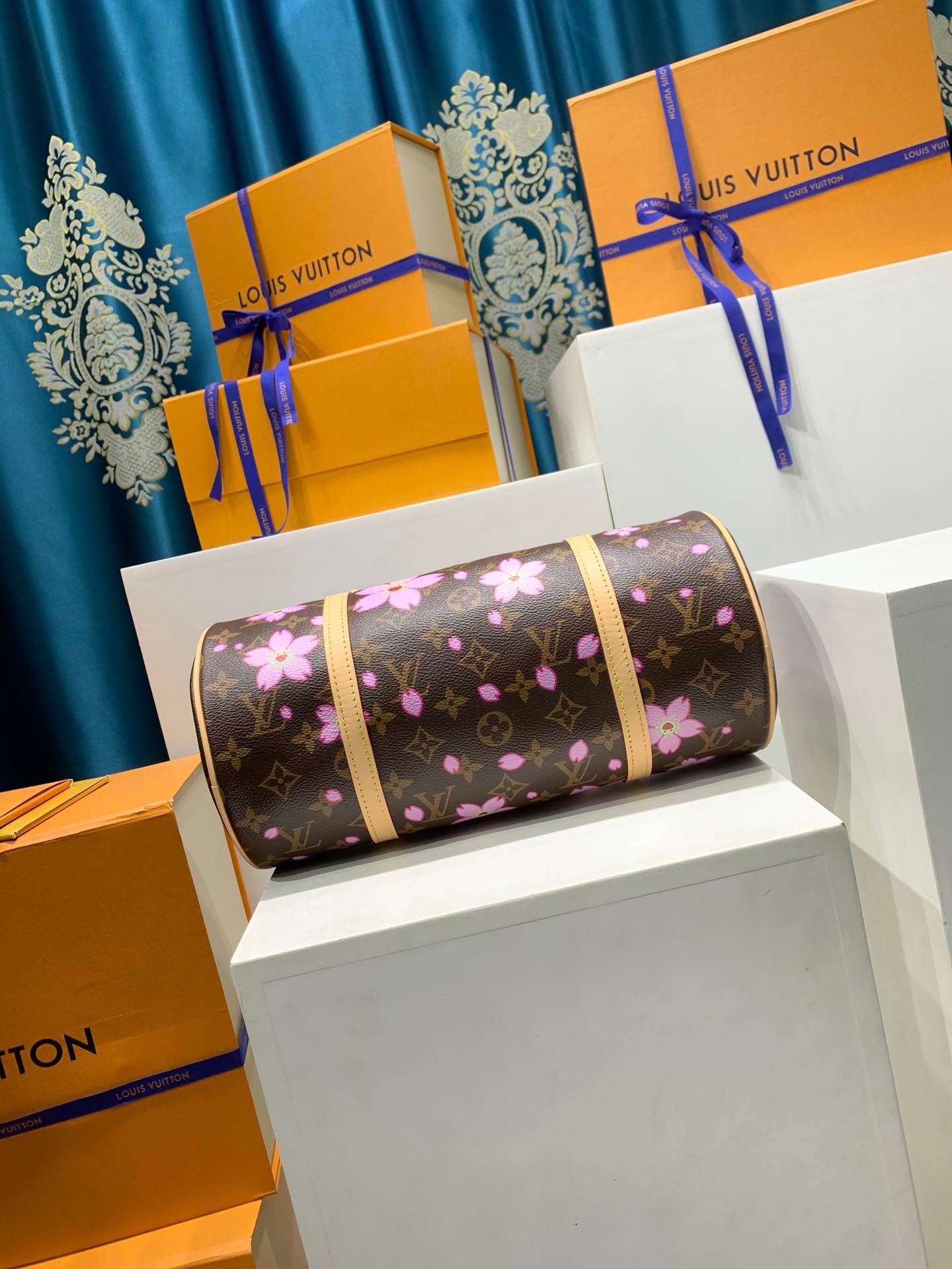 LOUIS VUITTON M13097 Papillon