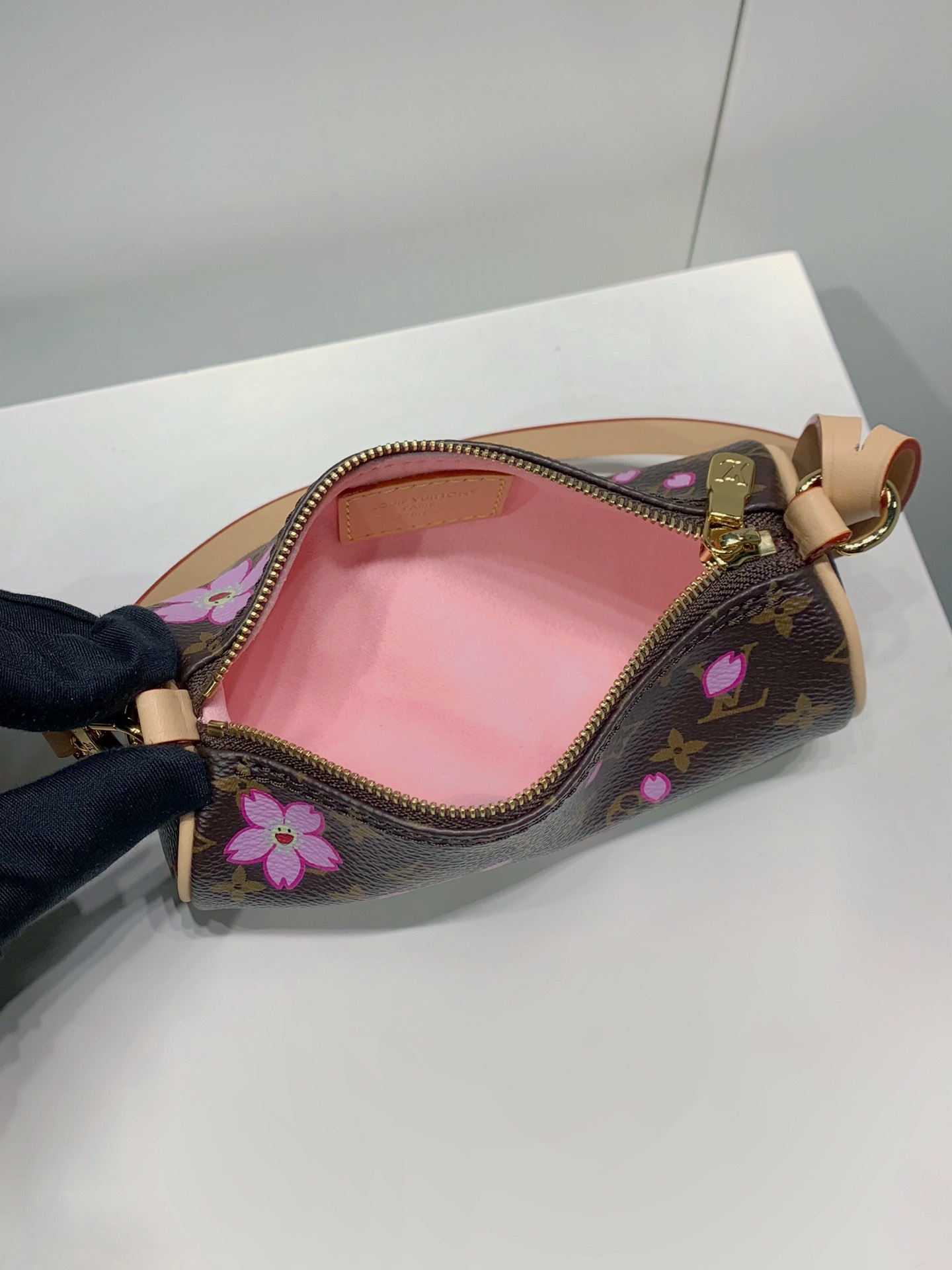 LOUIS VUITTON M13097 Papillon