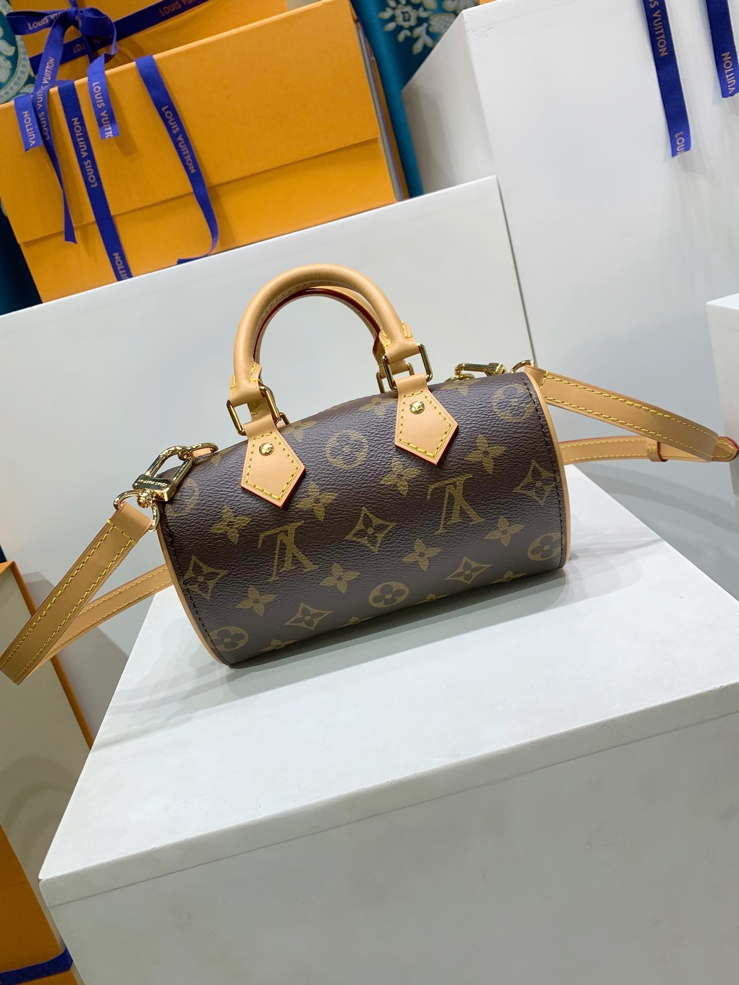 LOUIS VUITTON M13226 Nano Speedy Dating