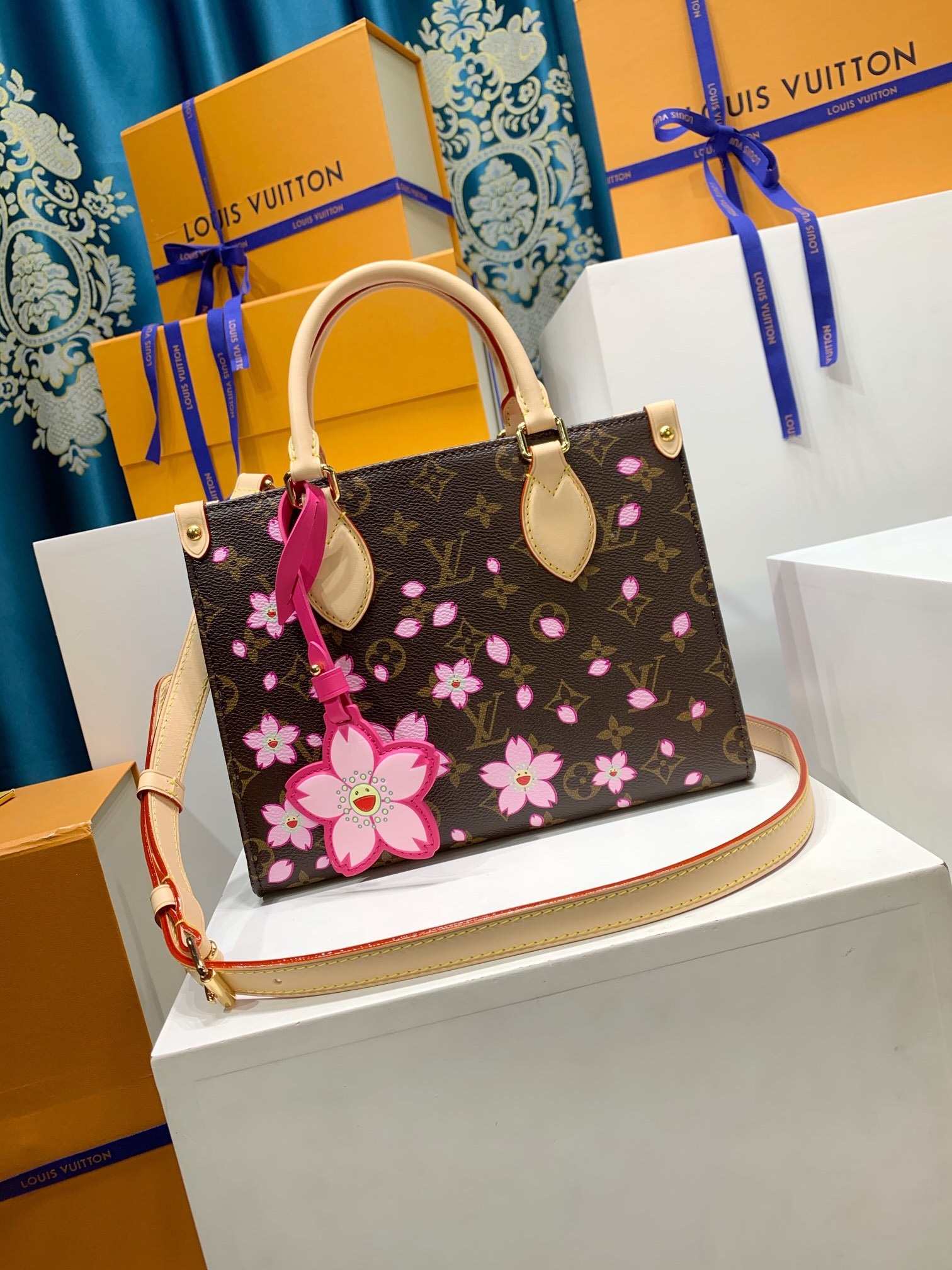 LOUIS VUITTON M13269 OnTheGo PM