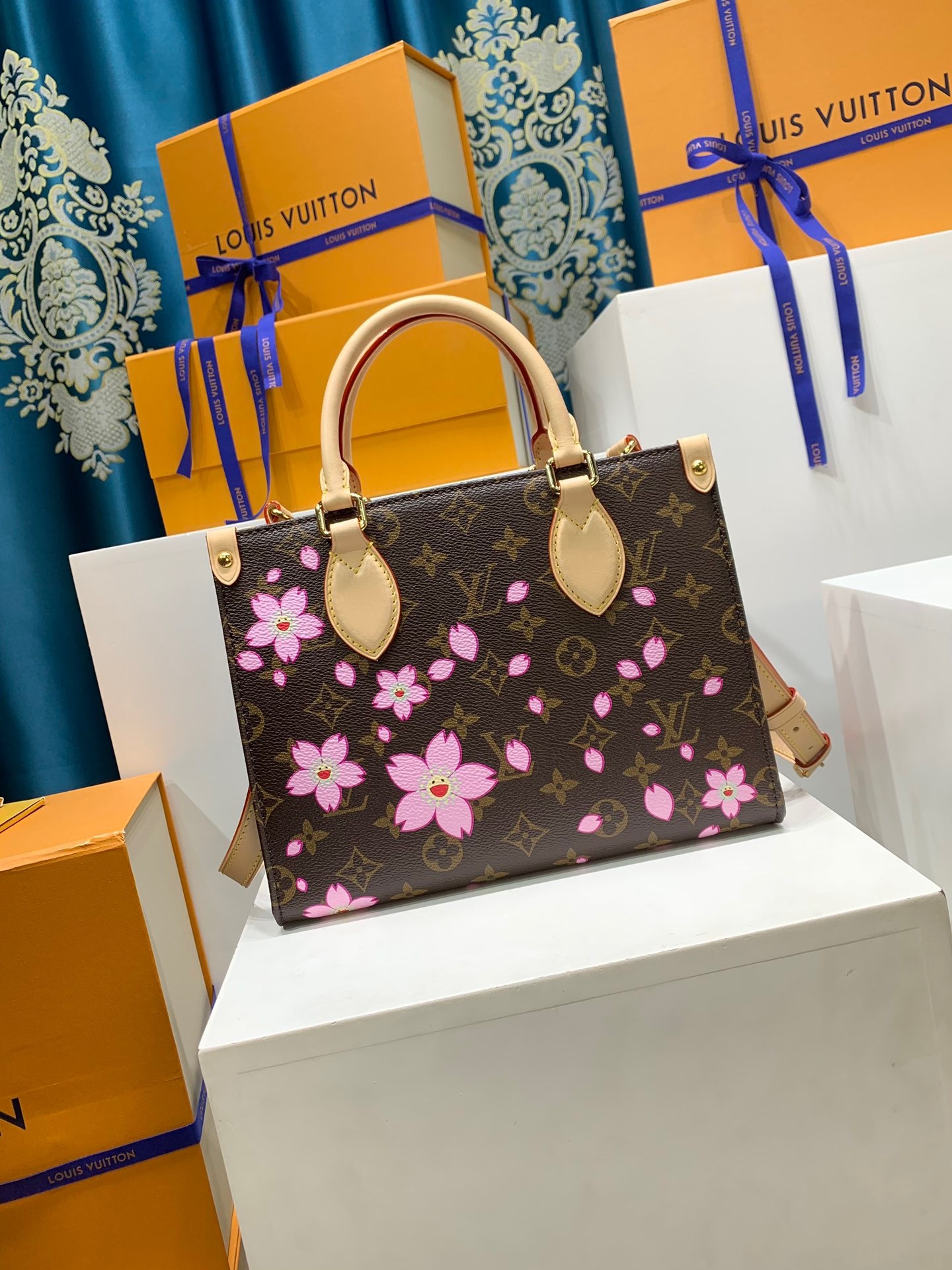 LOUIS VUITTON M13269 OnTheGo PM