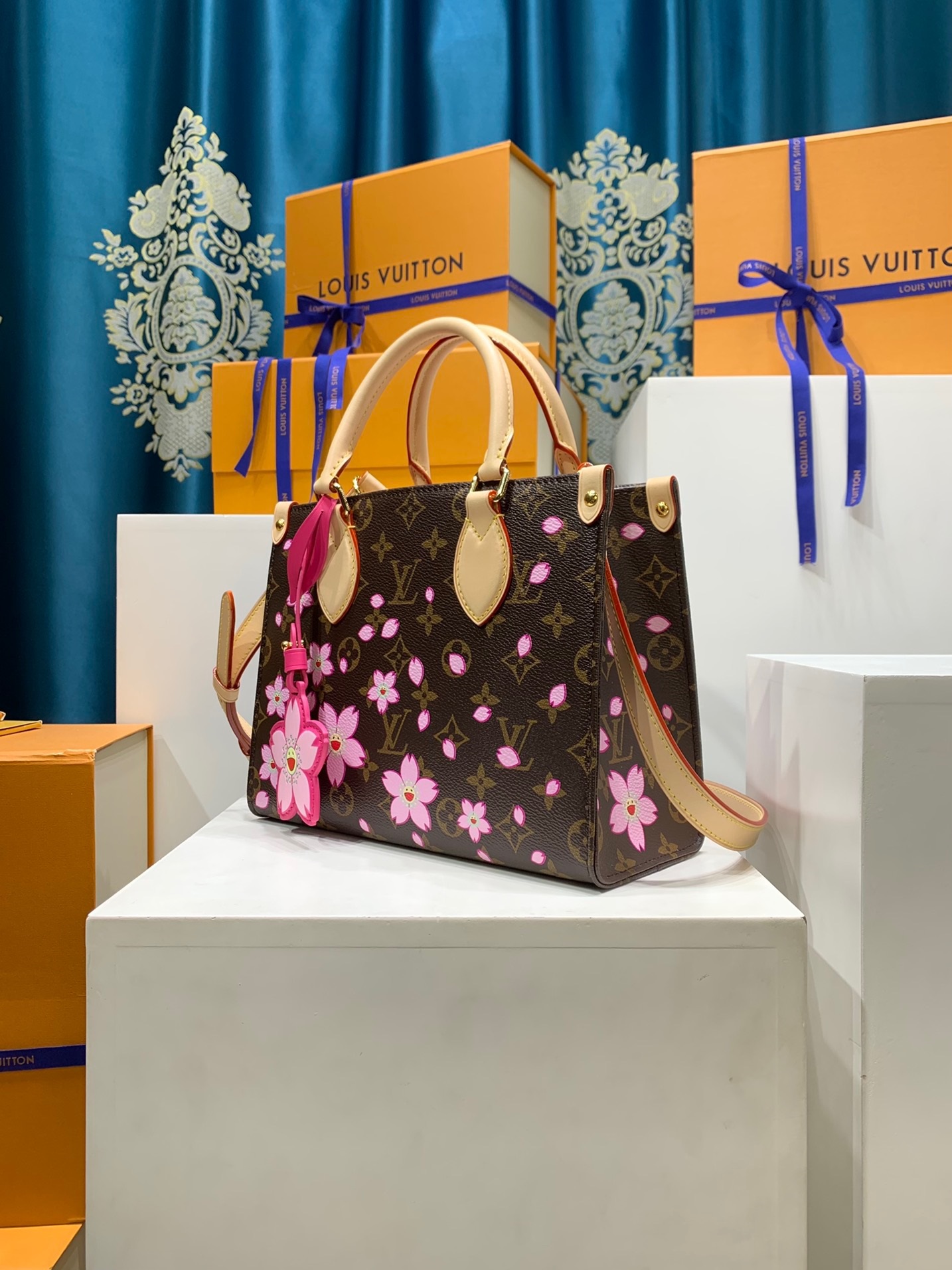 LOUIS VUITTON M13269 OnTheGo PM