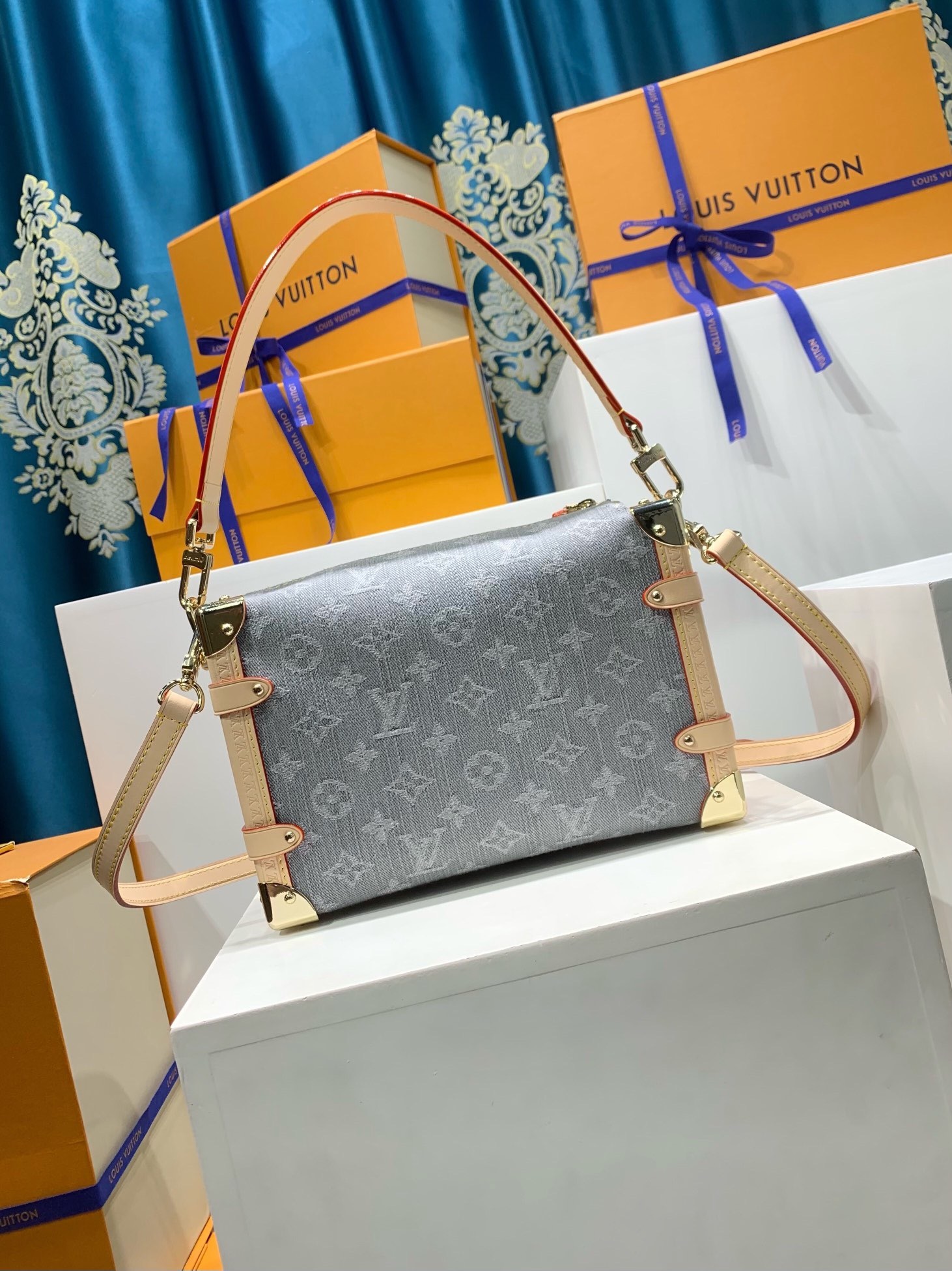 LOUIS VUITTON M13285 Side Trunk MM