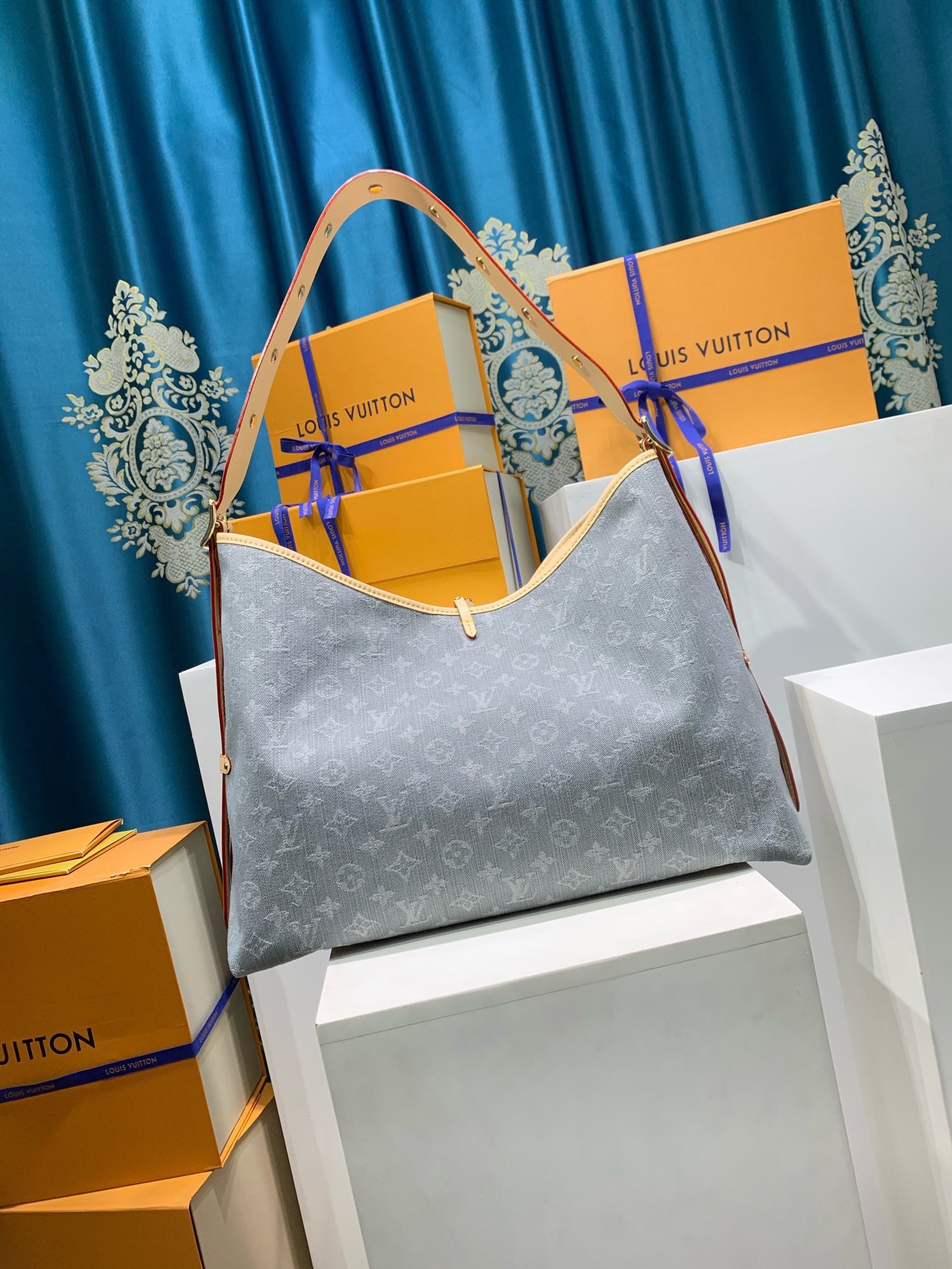 LOUIS VUITTON M13289 CarryAll MM
