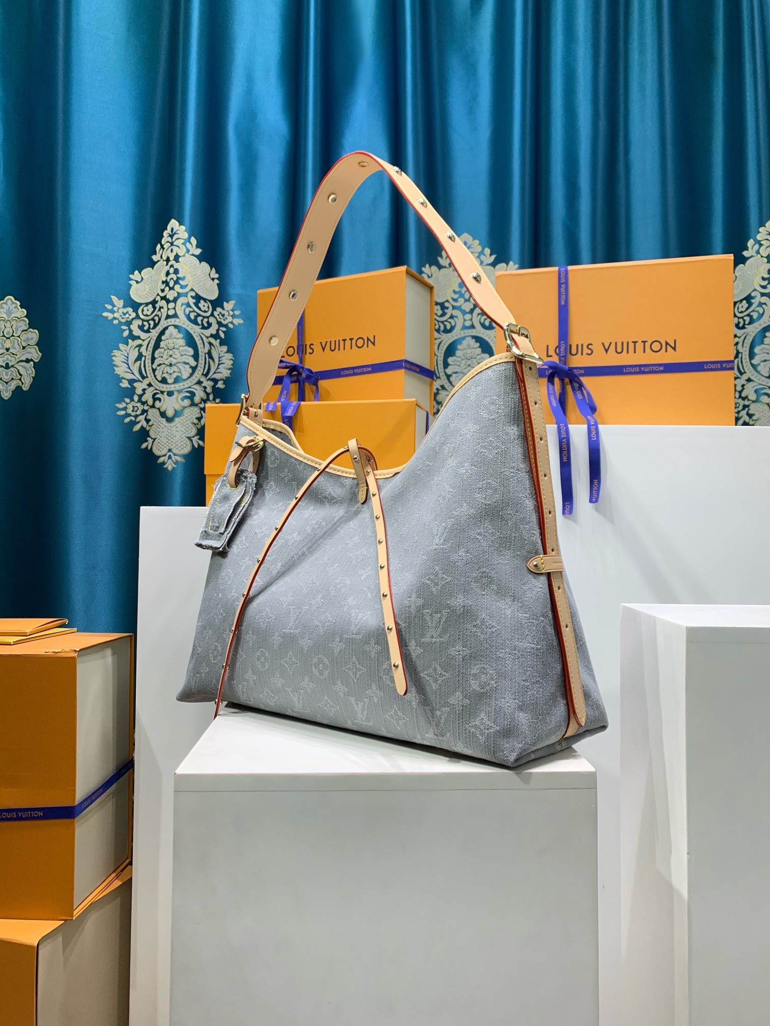 LOUIS VUITTON M13289 CarryAll MM