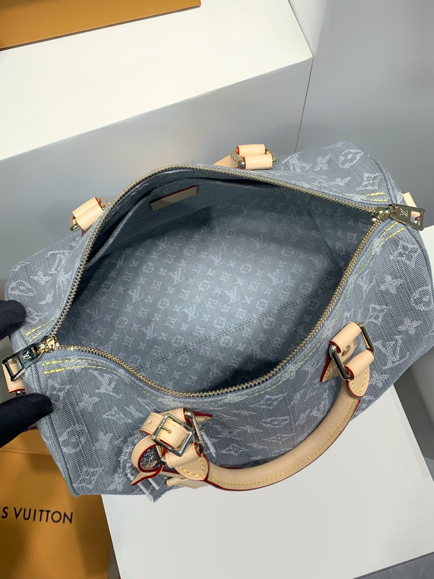 LOUIS VUITTON M13344 Speedy Soft 30