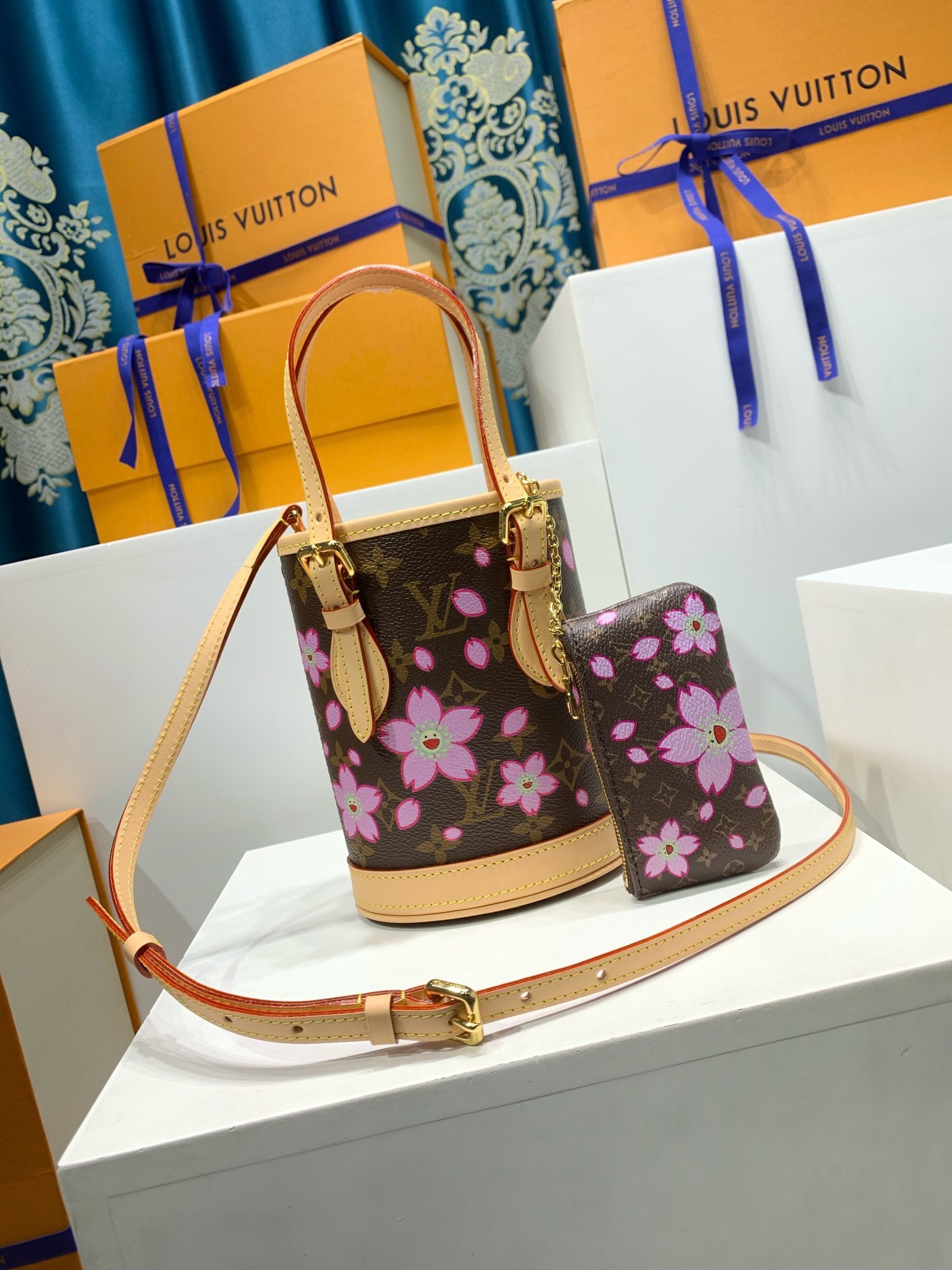 LOUIS VUITTON M13417 Nano Bucket