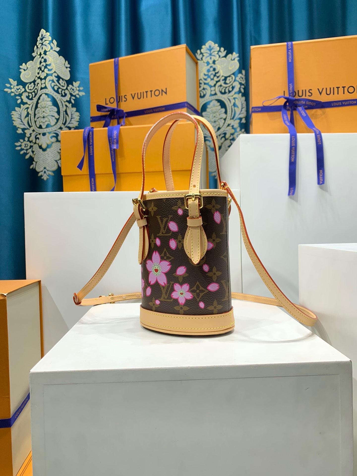 LOUIS VUITTON M13417 Nano Bucket