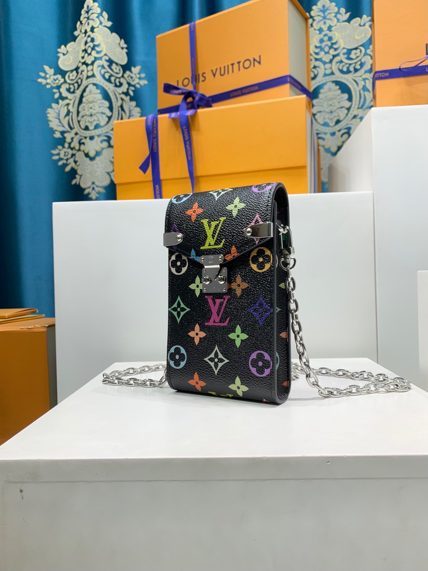 LOUIS VUITTON M14098 Metis Phone Pouch