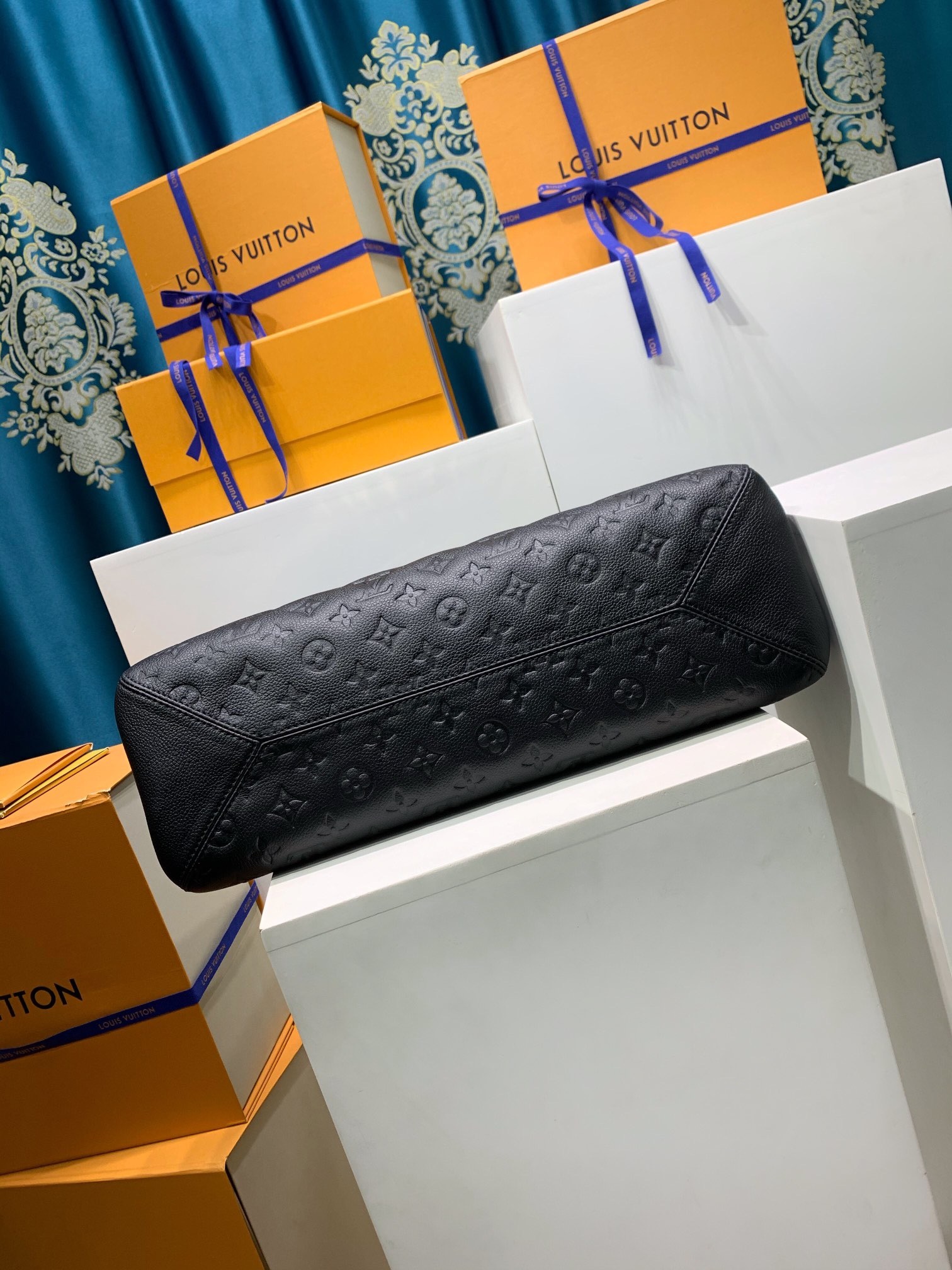 LOUIS VUITTON M14324 Anytime MM Bag
