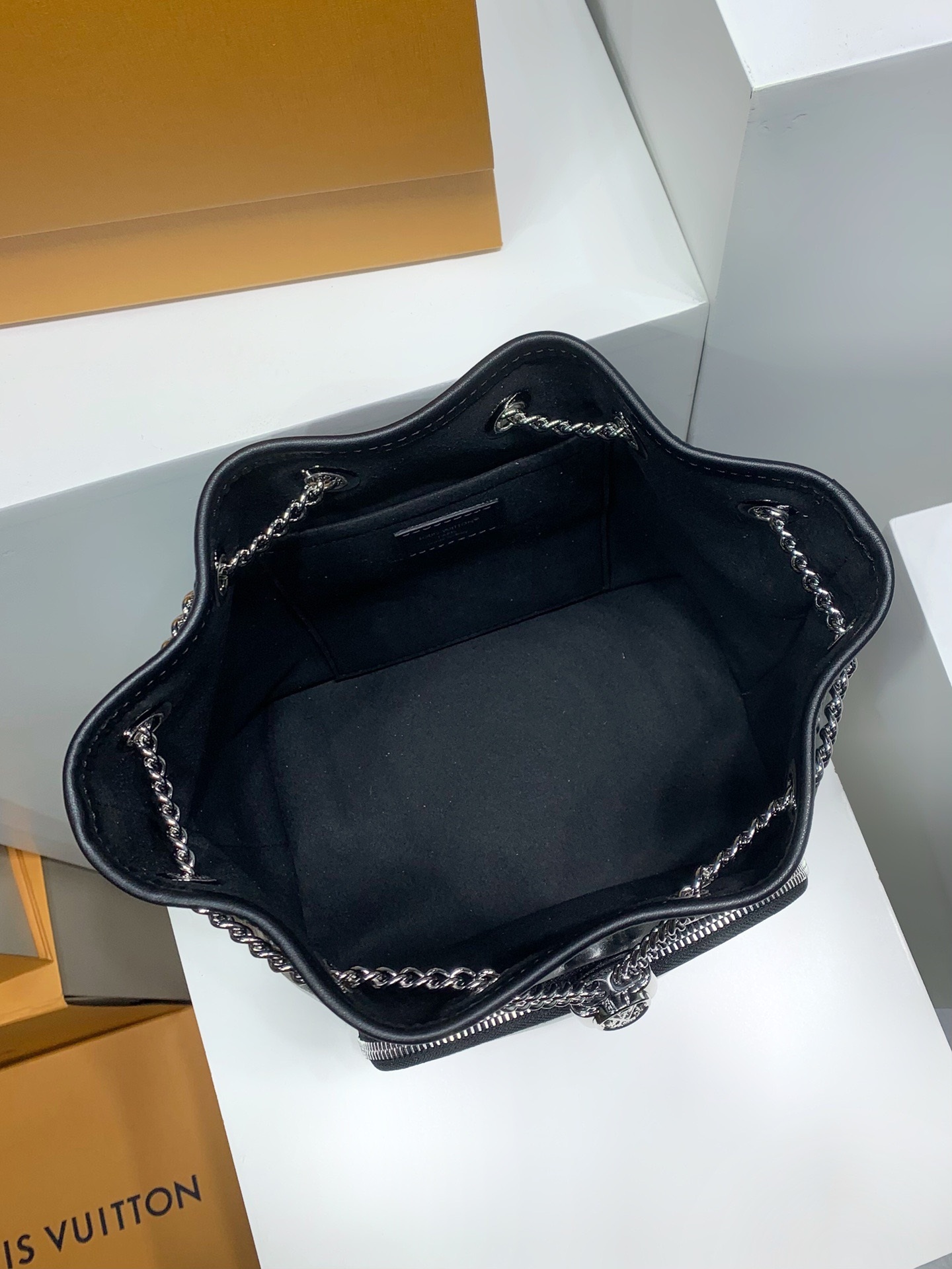 LOUIS VUITTON M14377 No Way Vibe