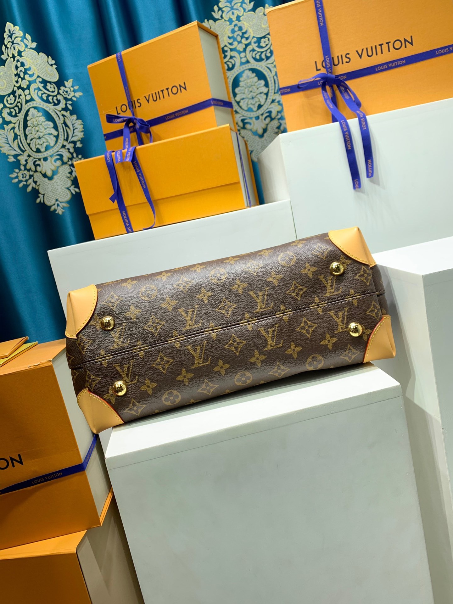 LOUIS VUITTON M14473 Hide Away MM