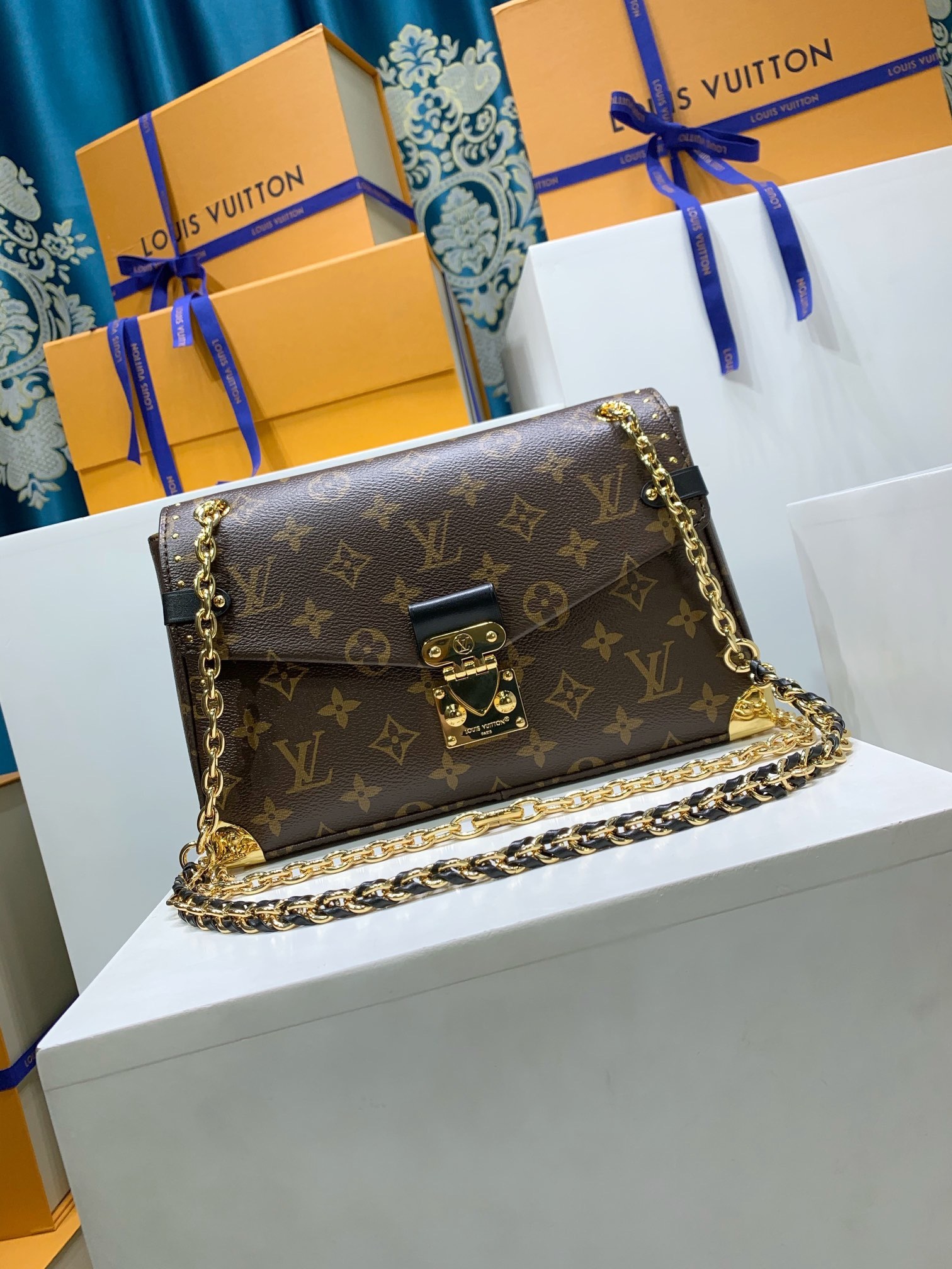 LOUIS VUITTON M14526 Trunkie
