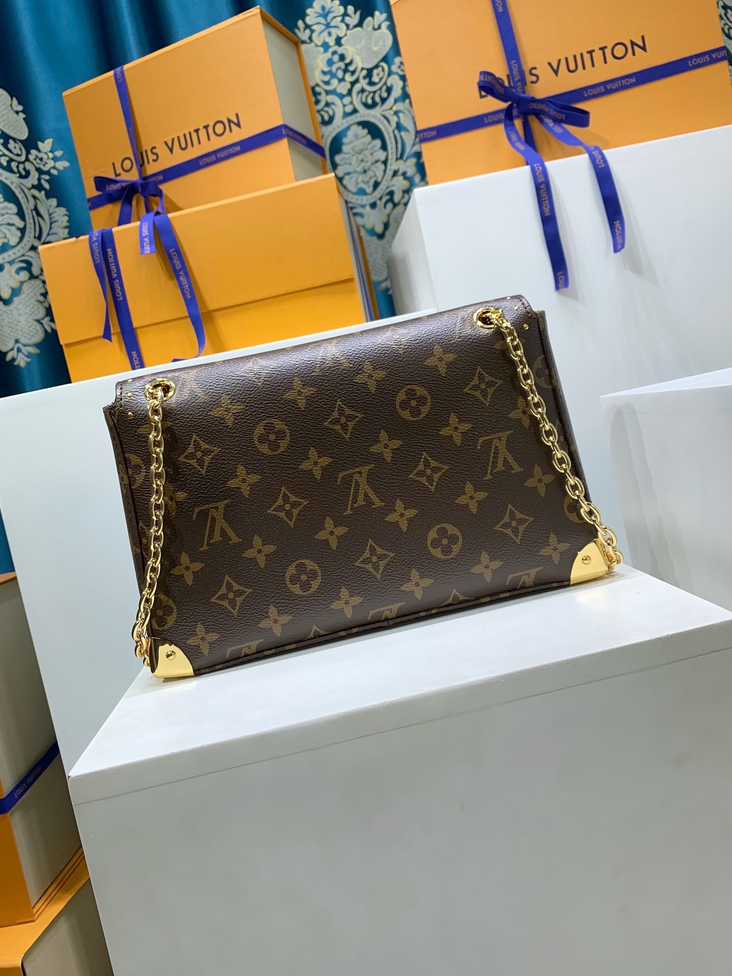 LOUIS VUITTON M14526 Trunkie