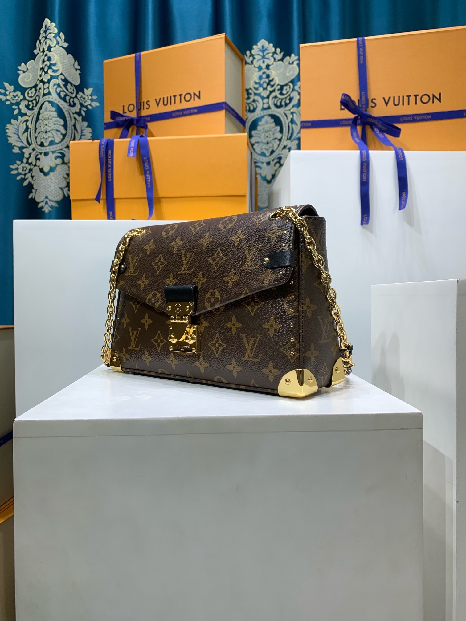 LOUIS VUITTON M14526 Trunkie