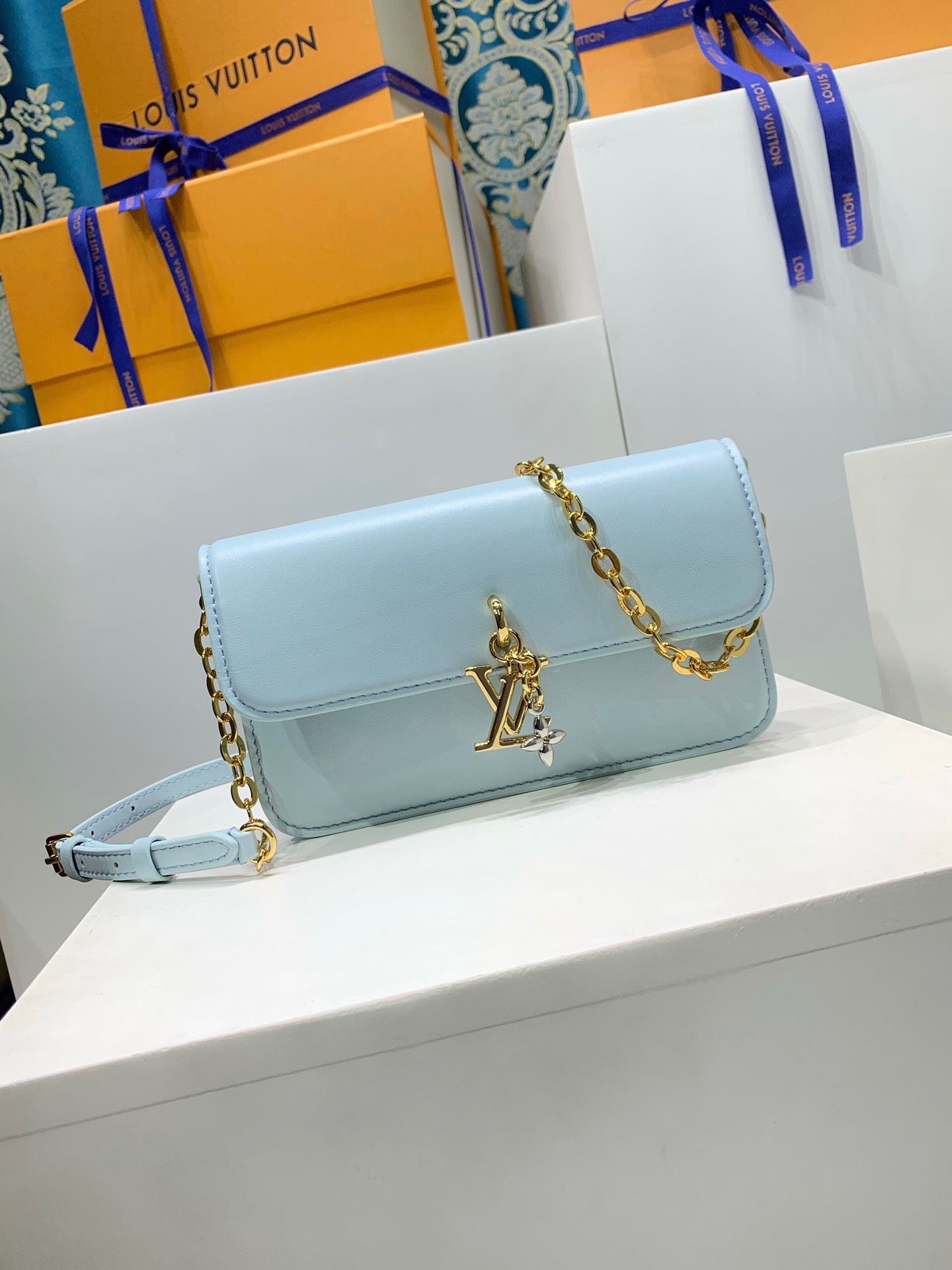 LOUIS VUITTON Wallet On Chain Bloom M14547