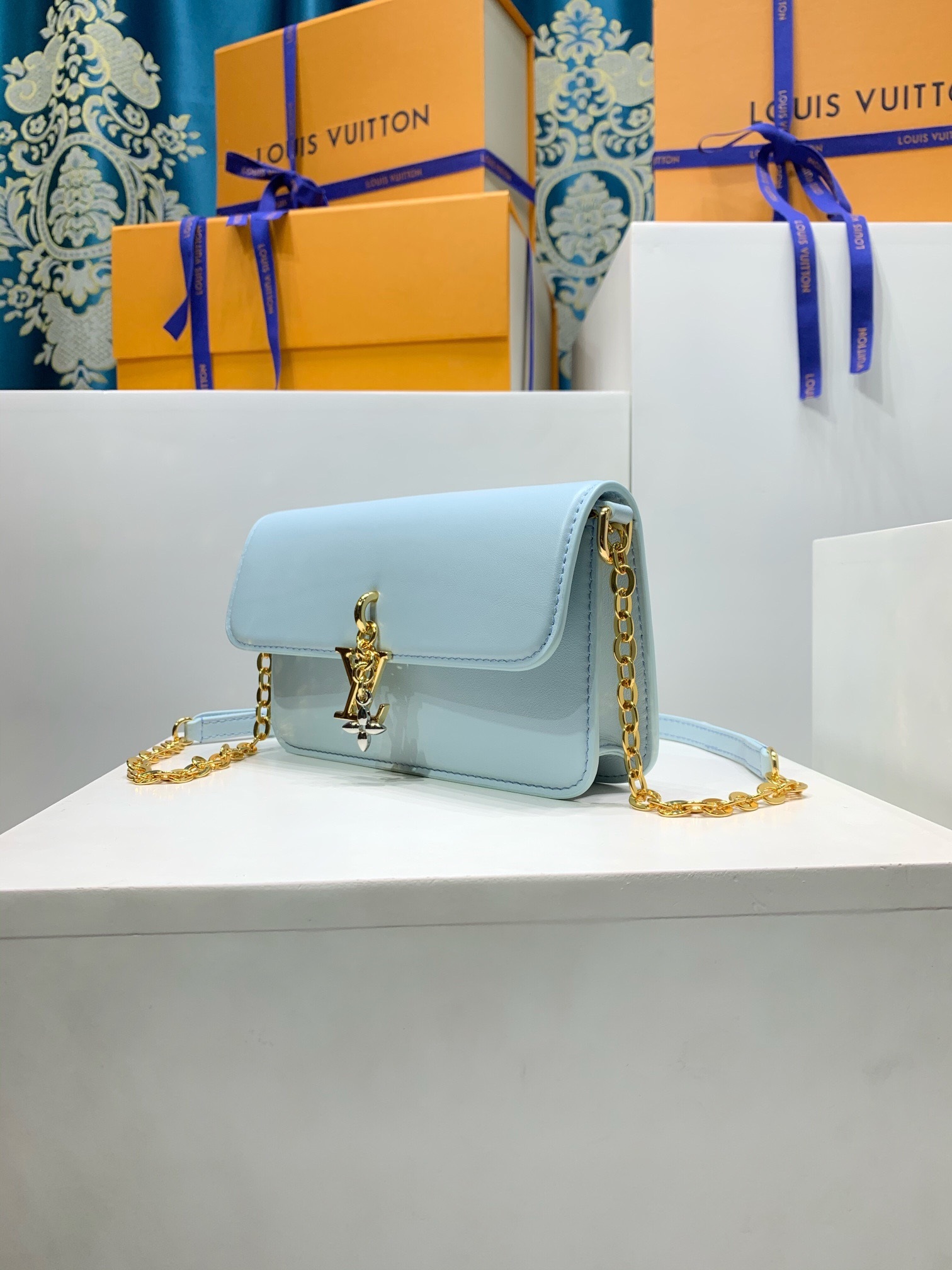 LOUIS VUITTON Wallet On Chain Bloom M14547