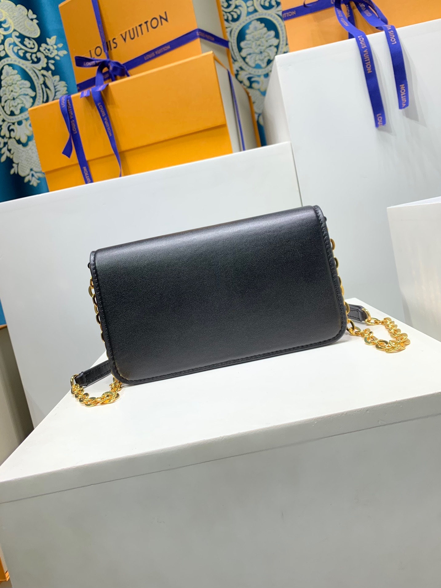 LOUIS VUITTON M14564 Wallet On Chain Bloom