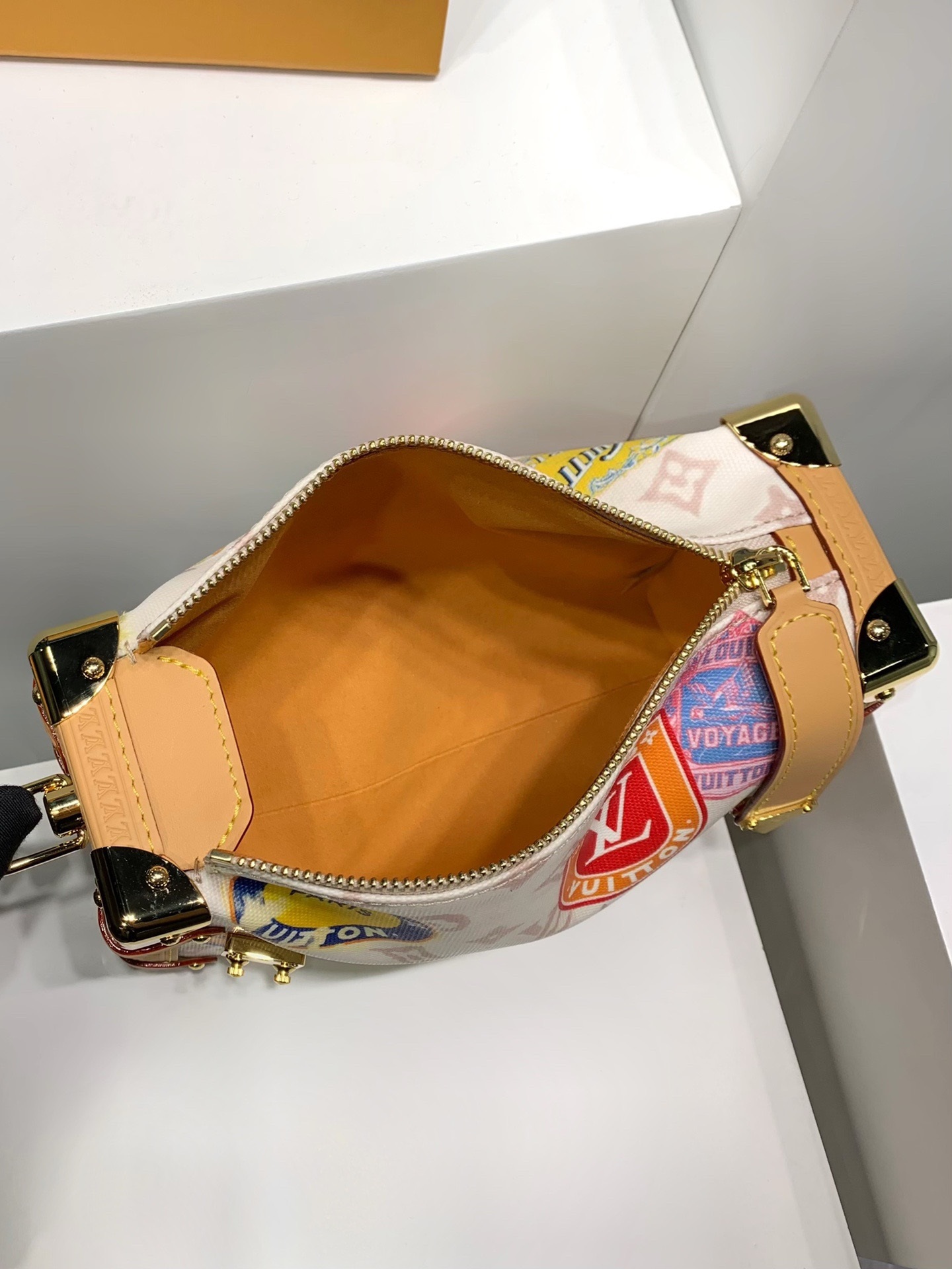 LOUIS VUITTON M14606 Side Trunk MM Bag