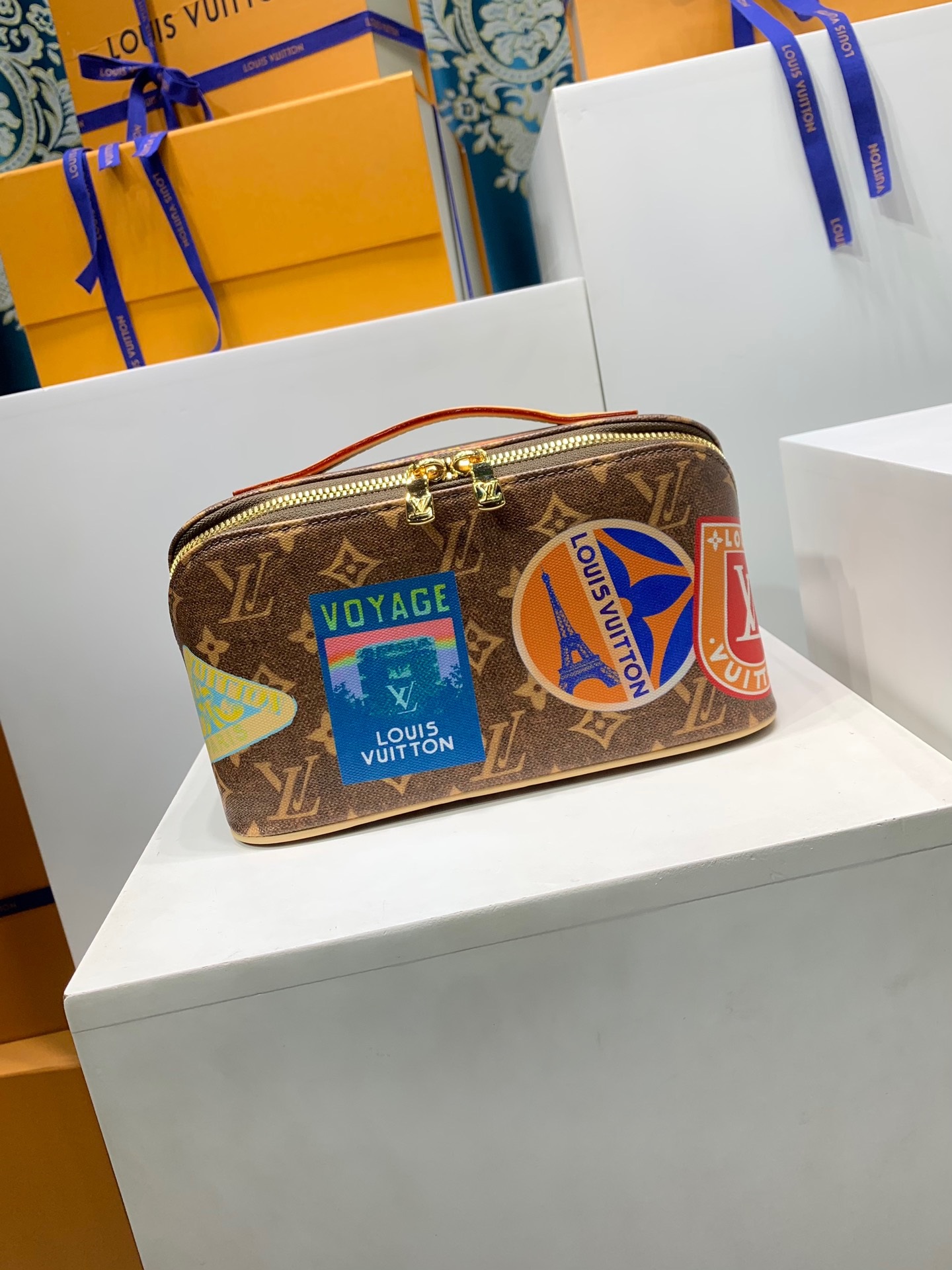 LOUIS VUITTON M14744 NEW Toiletry Bag