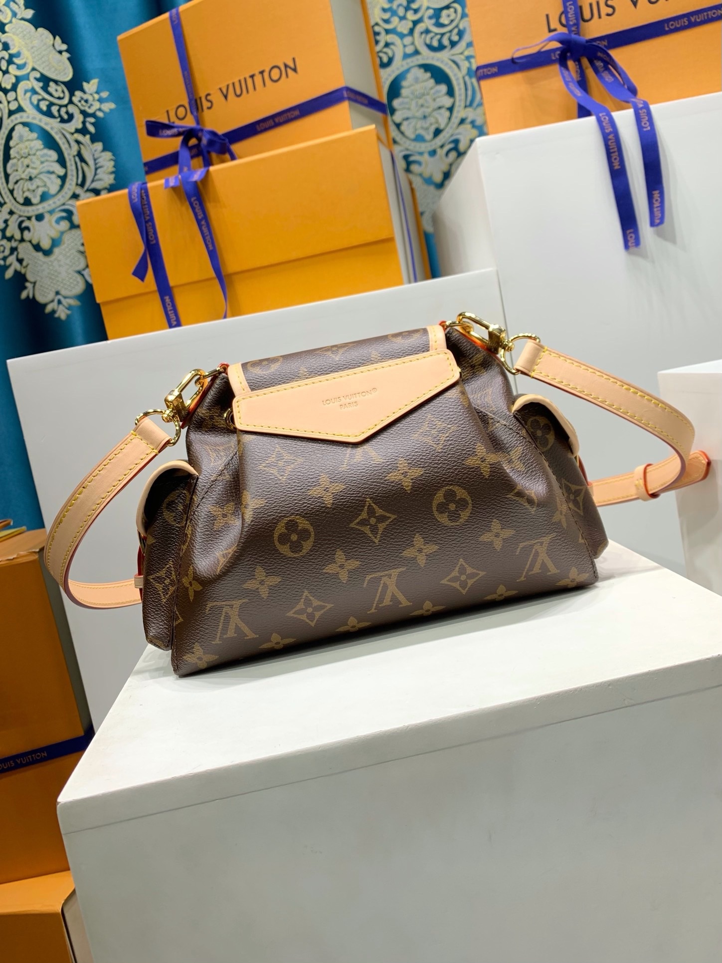 LOUIS VUITTON M25085 Odyssee