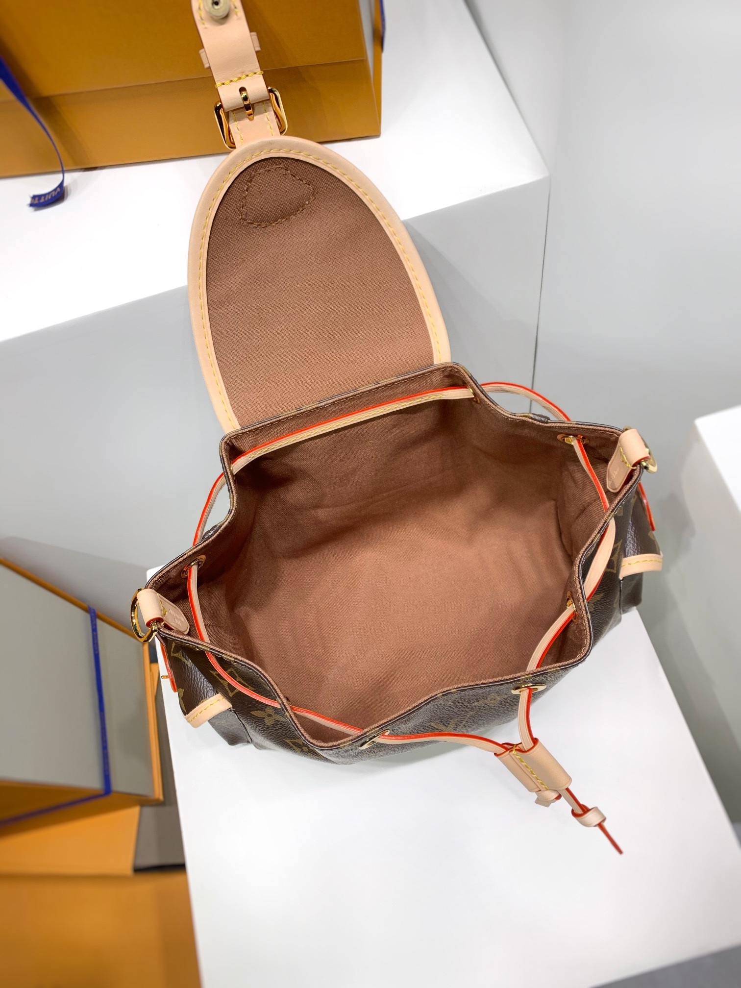 LOUIS VUITTON M25085 Odyssee