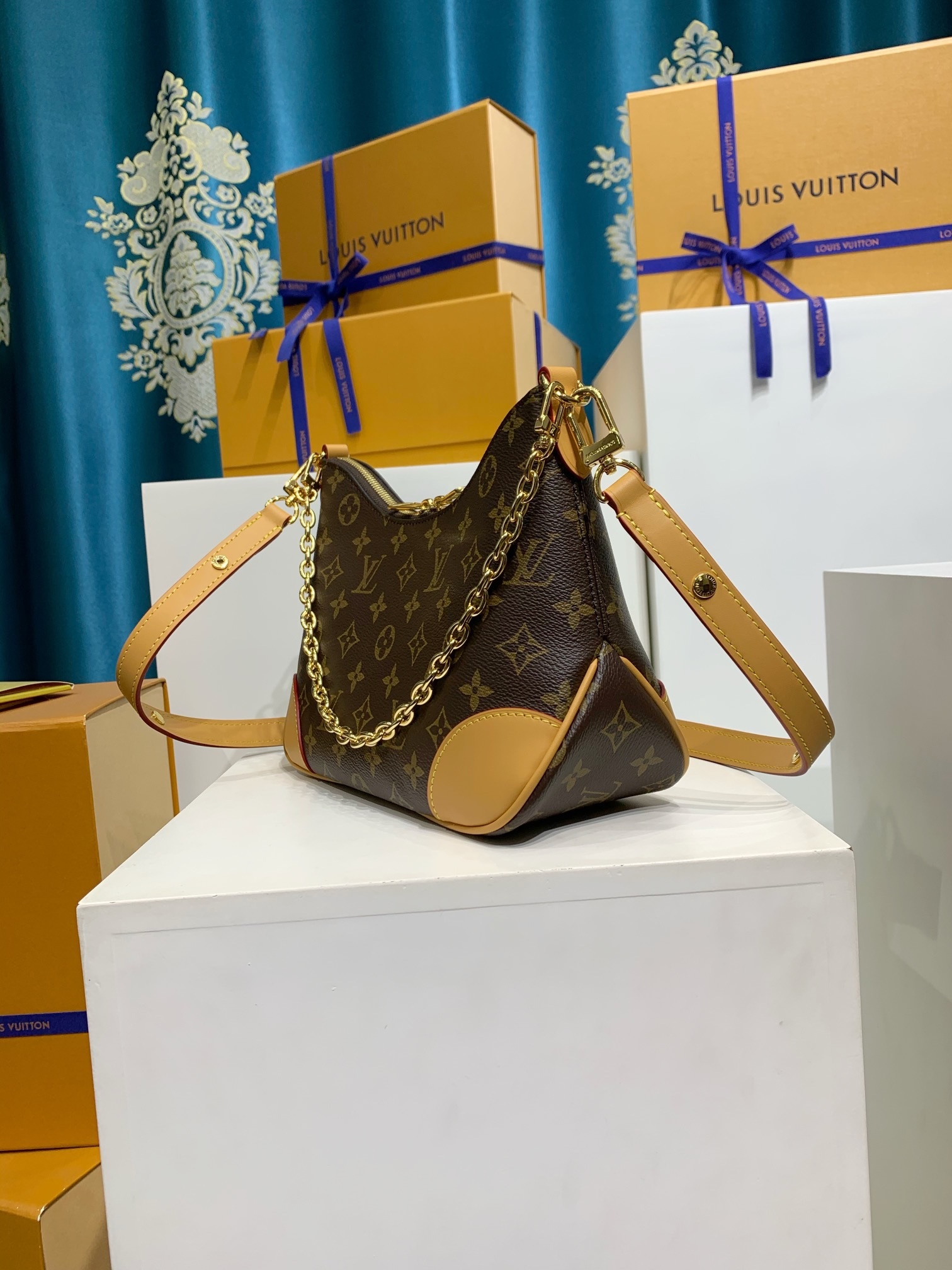 LOUIS VUITTON Boulogne PM M45832