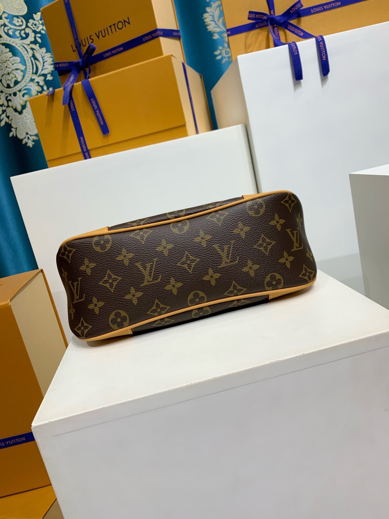 LOUIS VUITTON Boulogne PM M45832
